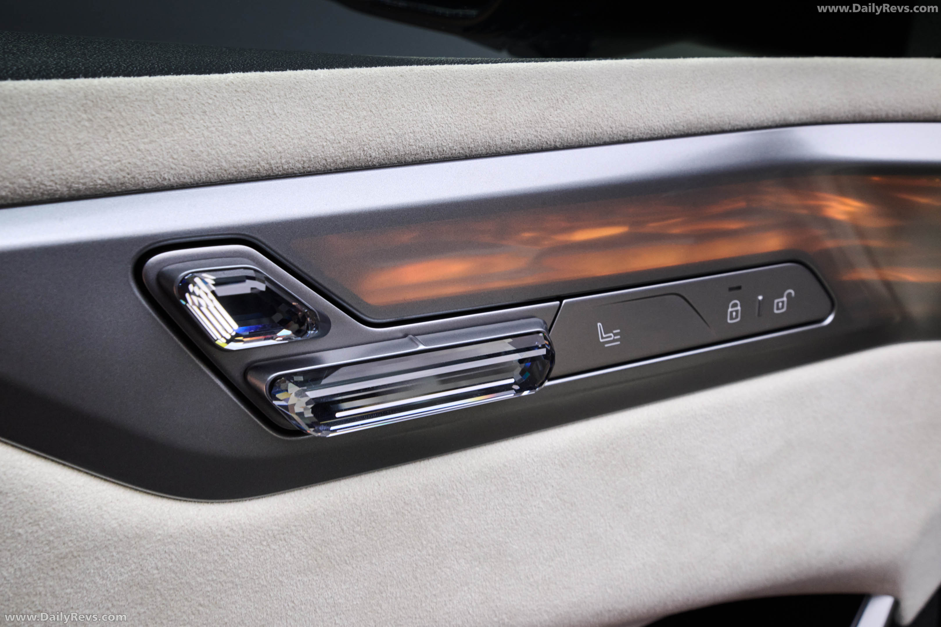 2027 BMW iX5 60 xDrive G65 Interior