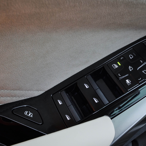 2027 BMW iX5 60 xDrive G65 Interior
