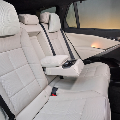 2027 BMW iX5 60 xDrive G65 Interior