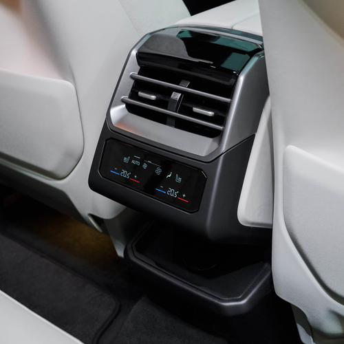 2027 BMW iX5 60 xDrive G65 Interior