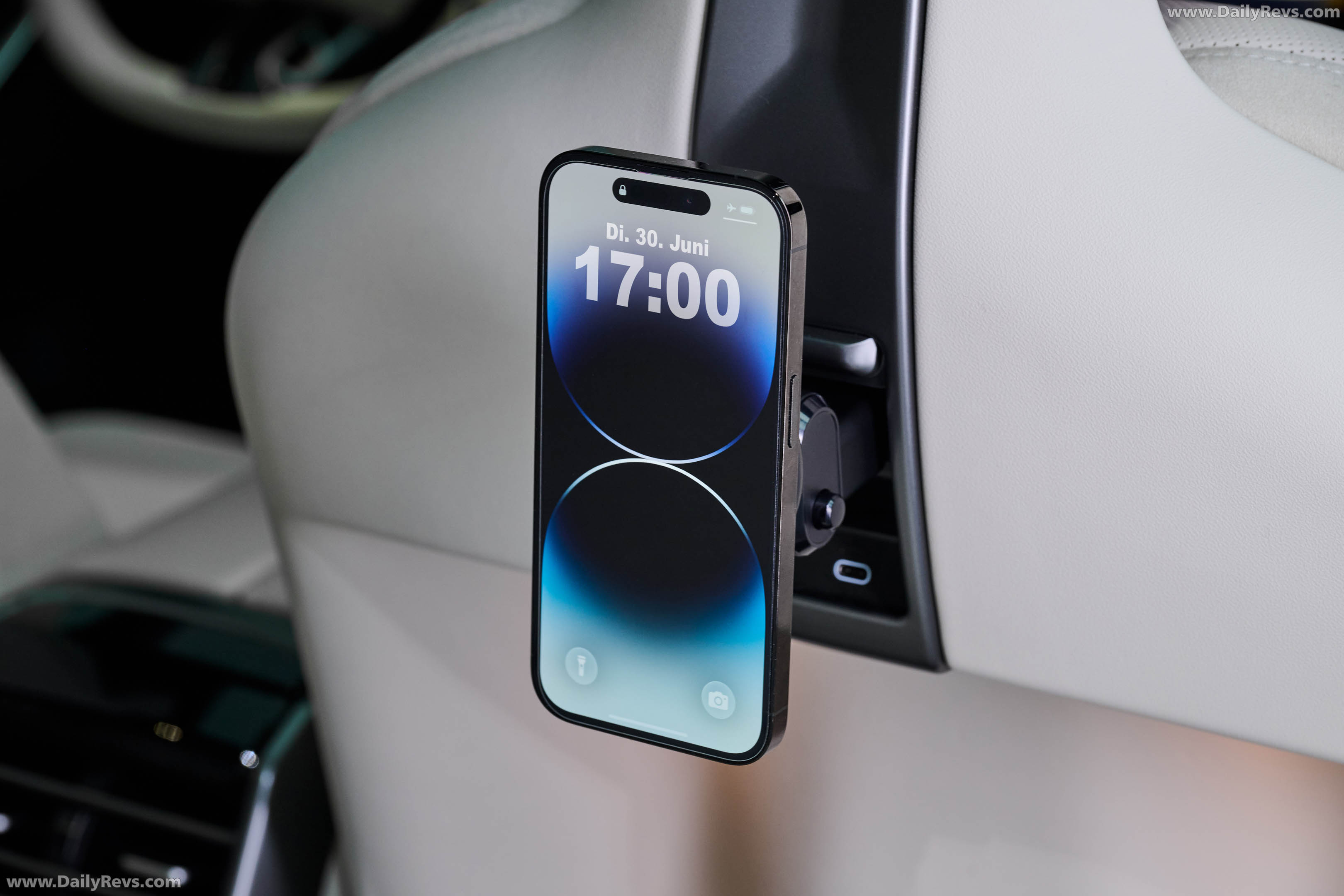 2027 BMW iX5 60 xDrive G65 Interior