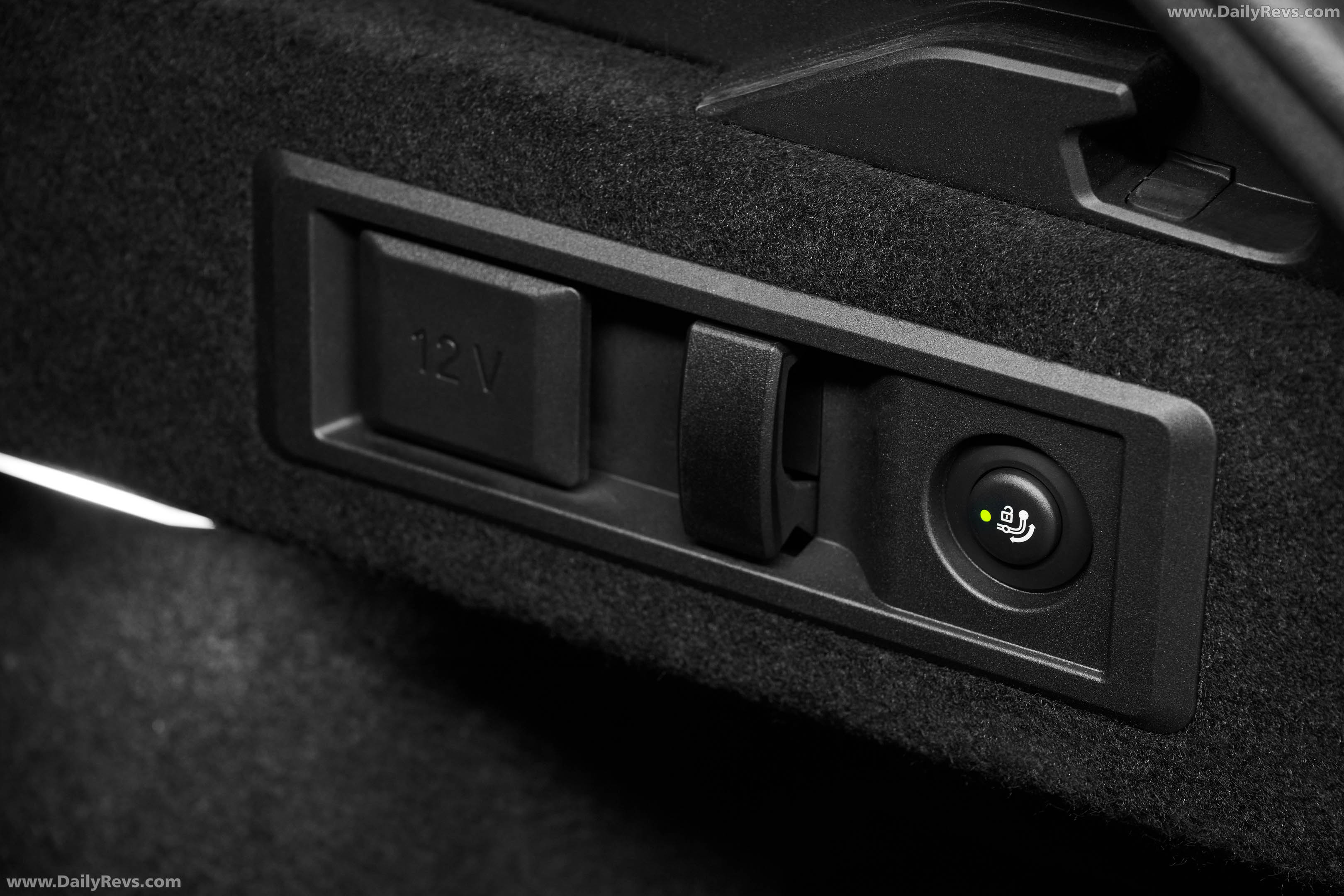2027 BMW iX5 60 xDrive G65 Interior