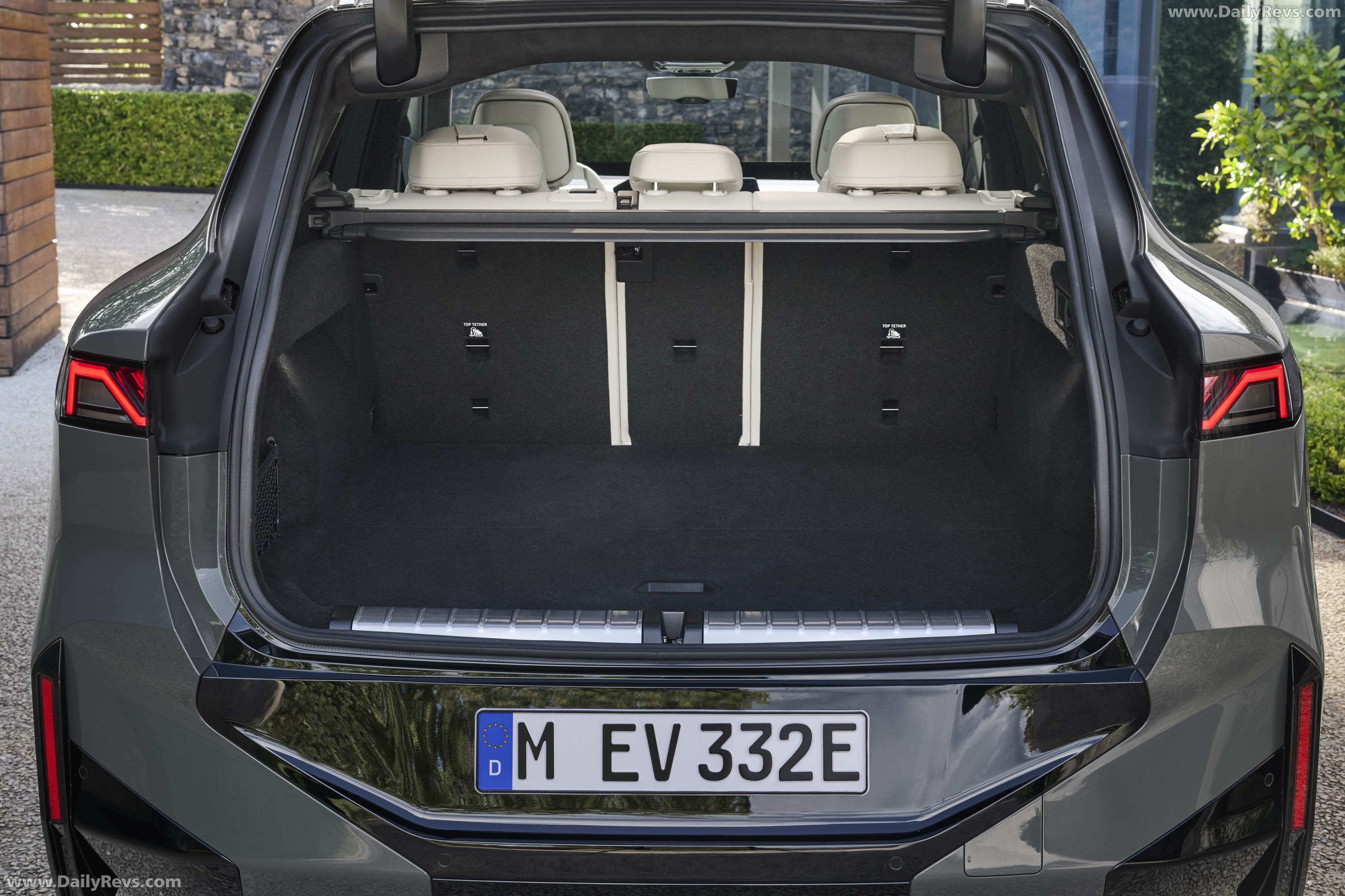 2027 BMW iX5 60 xDrive G65 Interior