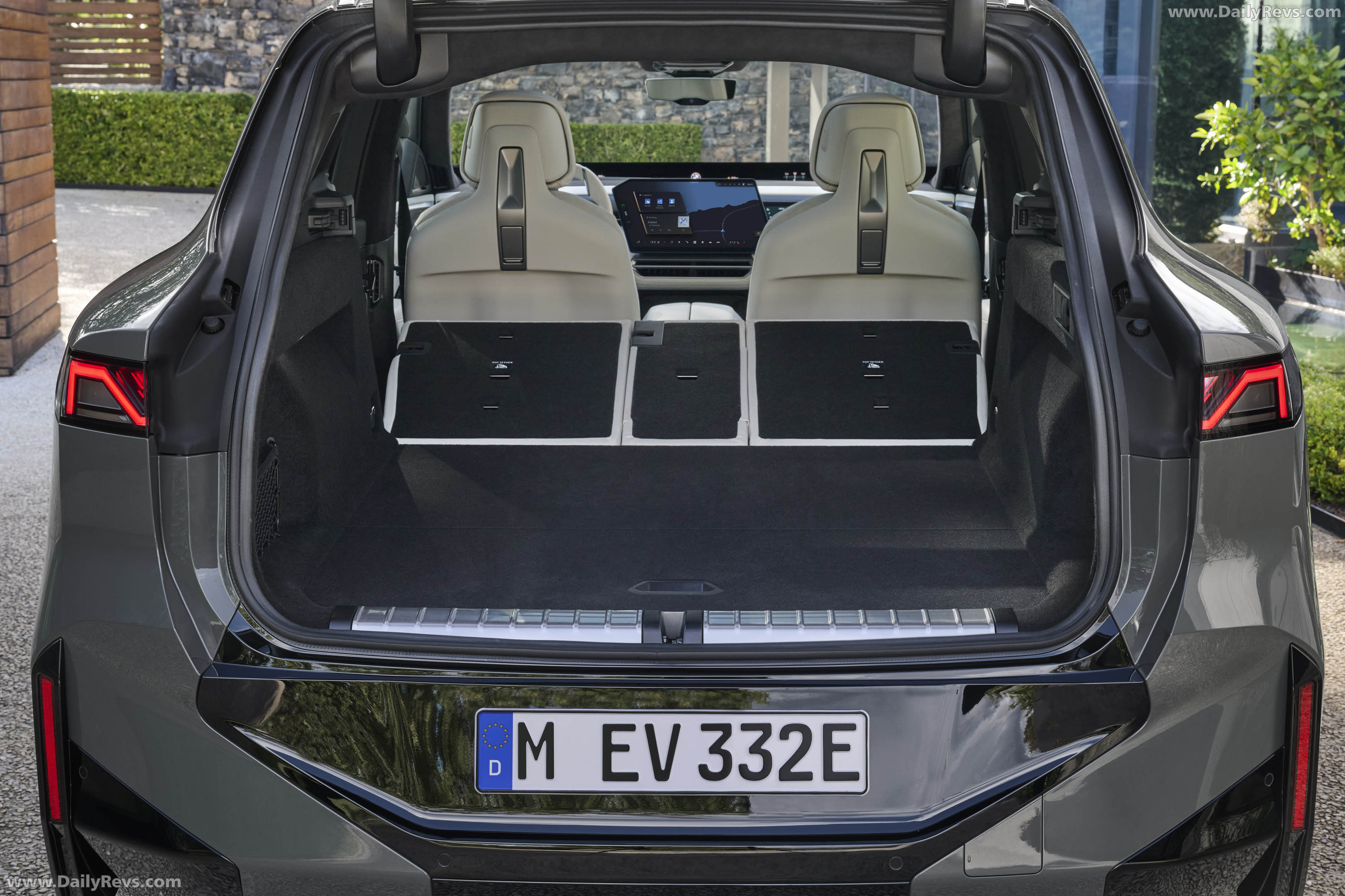 2027 BMW iX5 60 xDrive G65 Interior