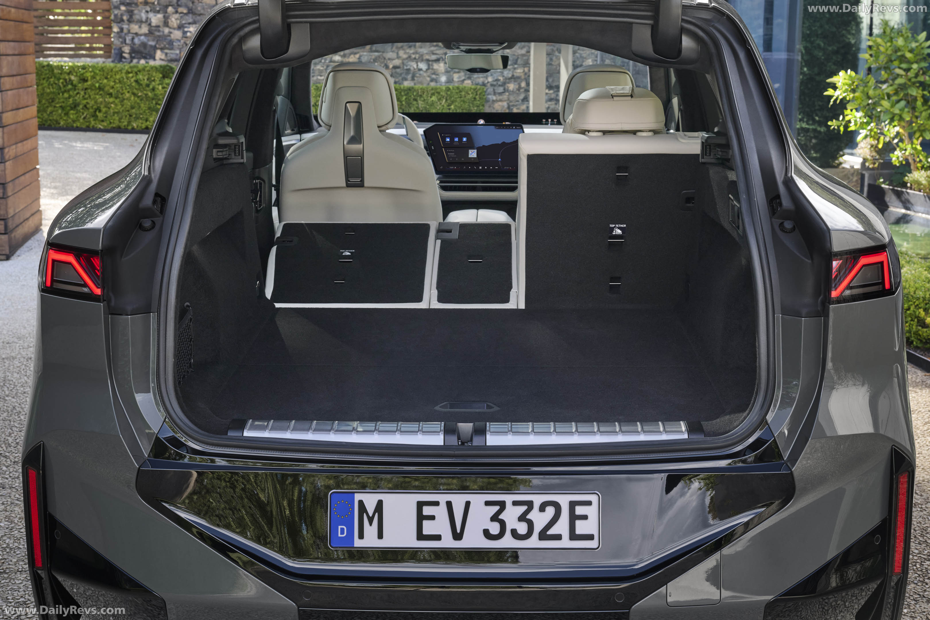 2027 BMW iX5 60 xDrive G65 Interior