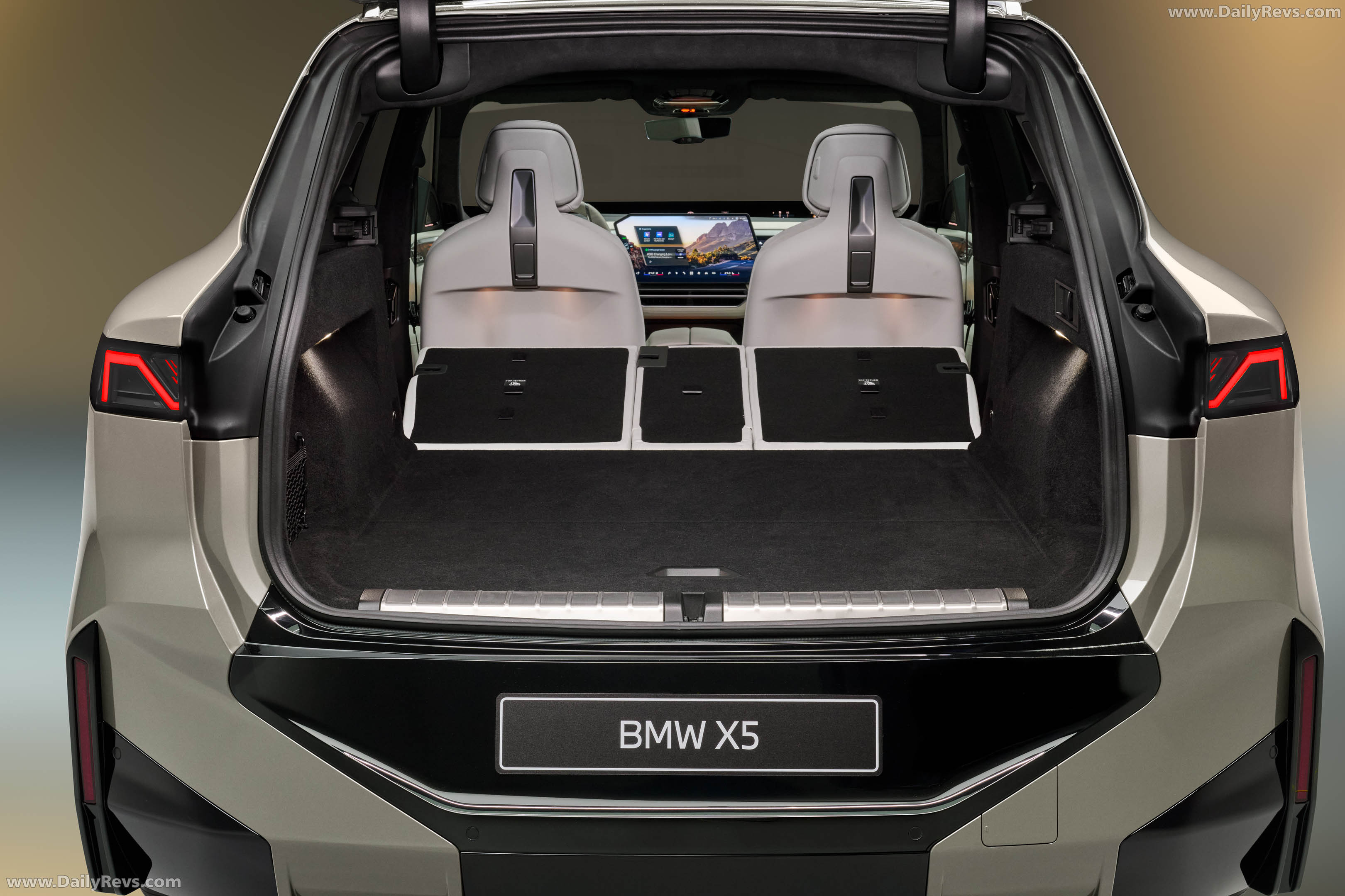 2027 BMW iX5 60 xDrive G65 Interior