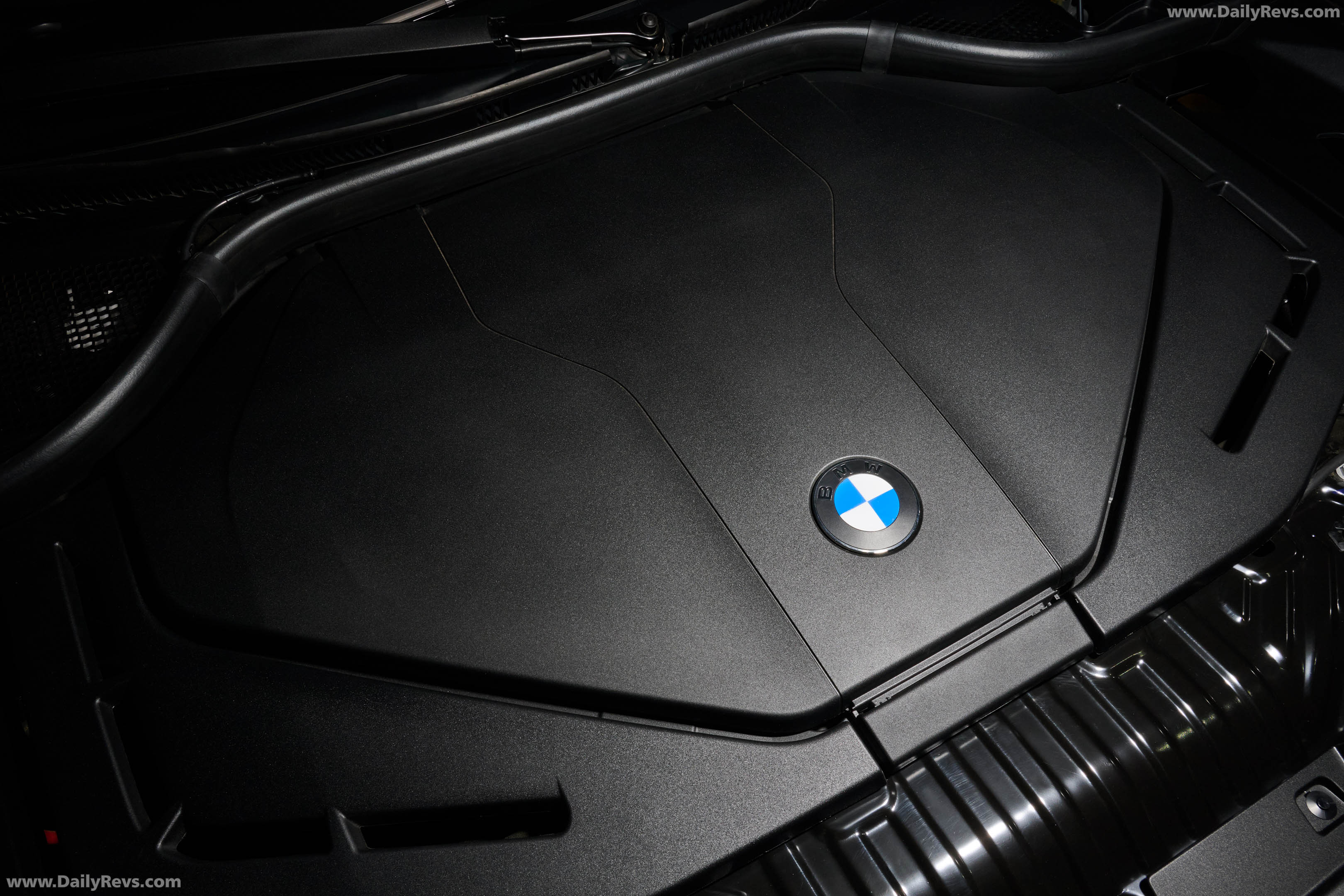 2027 BMW iX5 60 xDrive G65 Engine