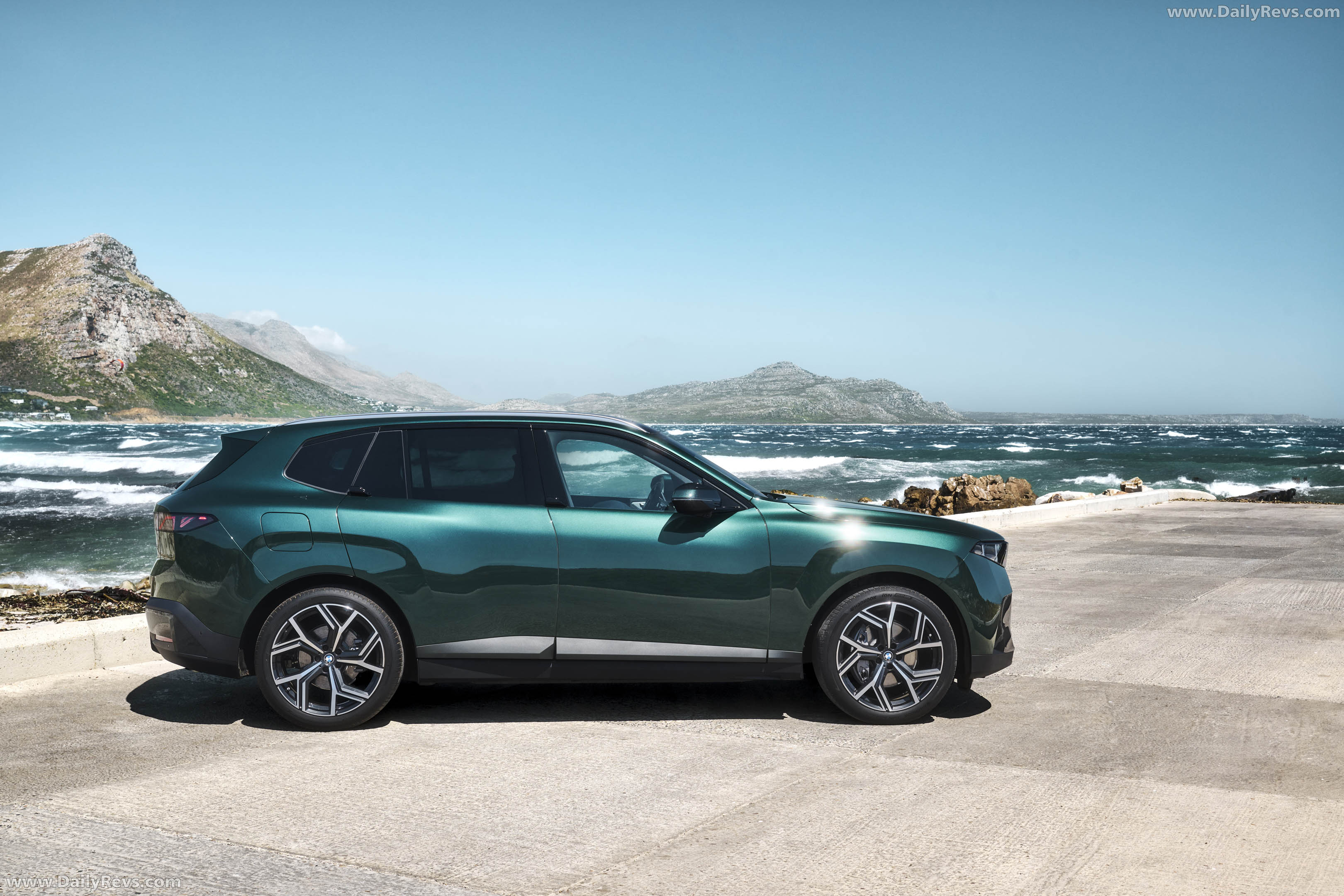 2027 BMW X5 40 xDrive G65 Side View