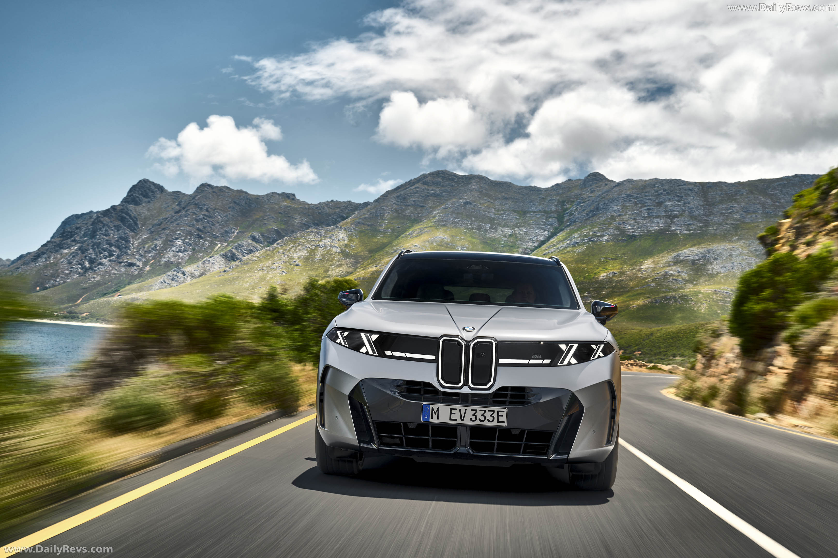 2027 BMW X5 M60e G65 Front View