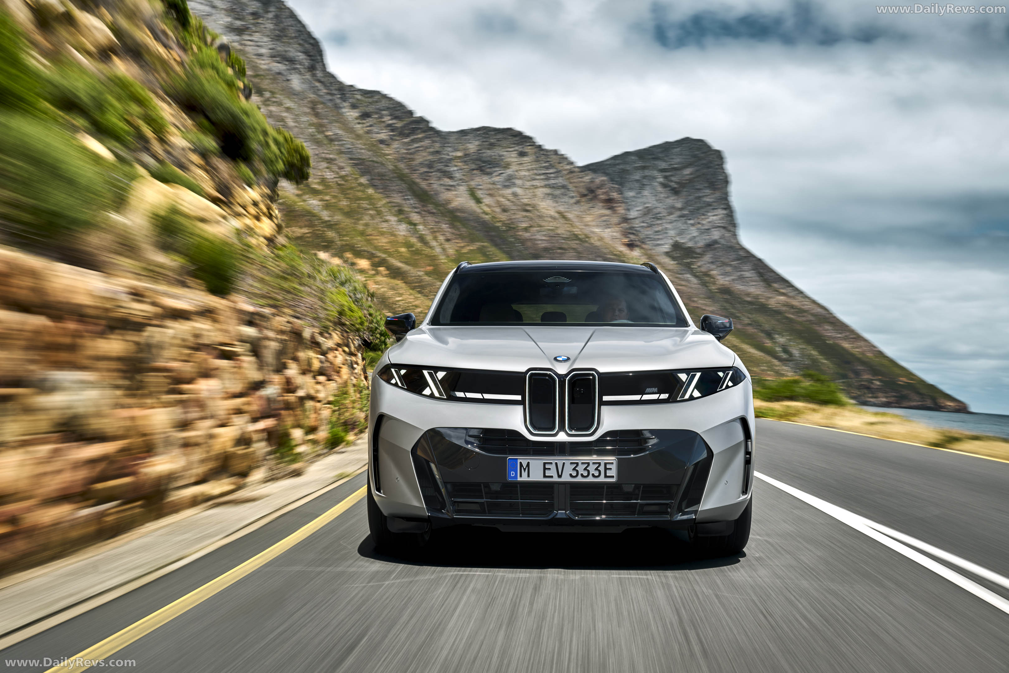 2027 BMW X5 M60e G65 Front View