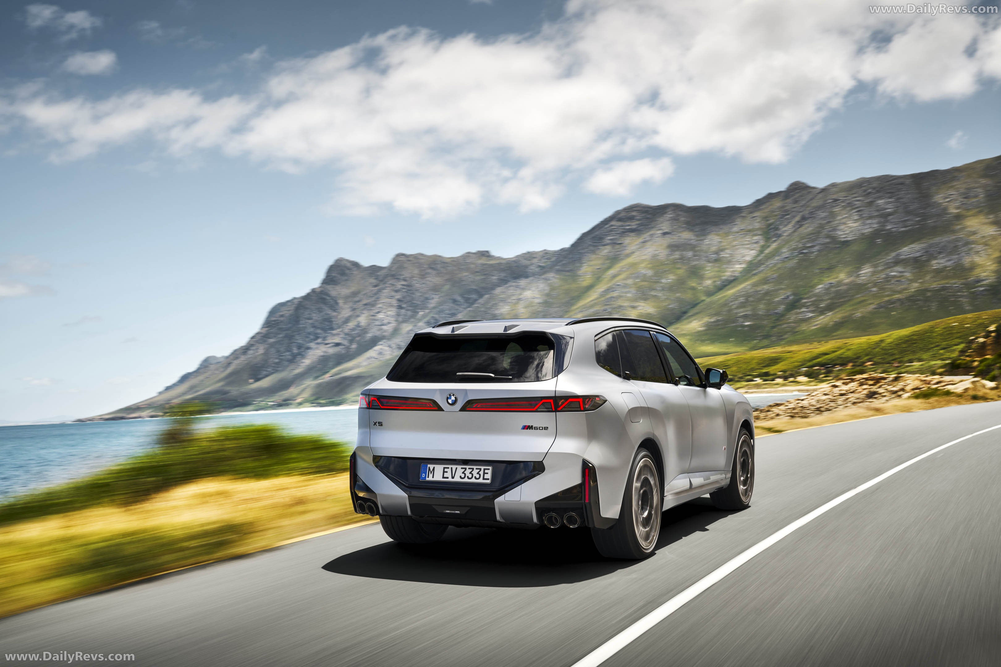 2027 BMW X5 M60e G65 Rear View