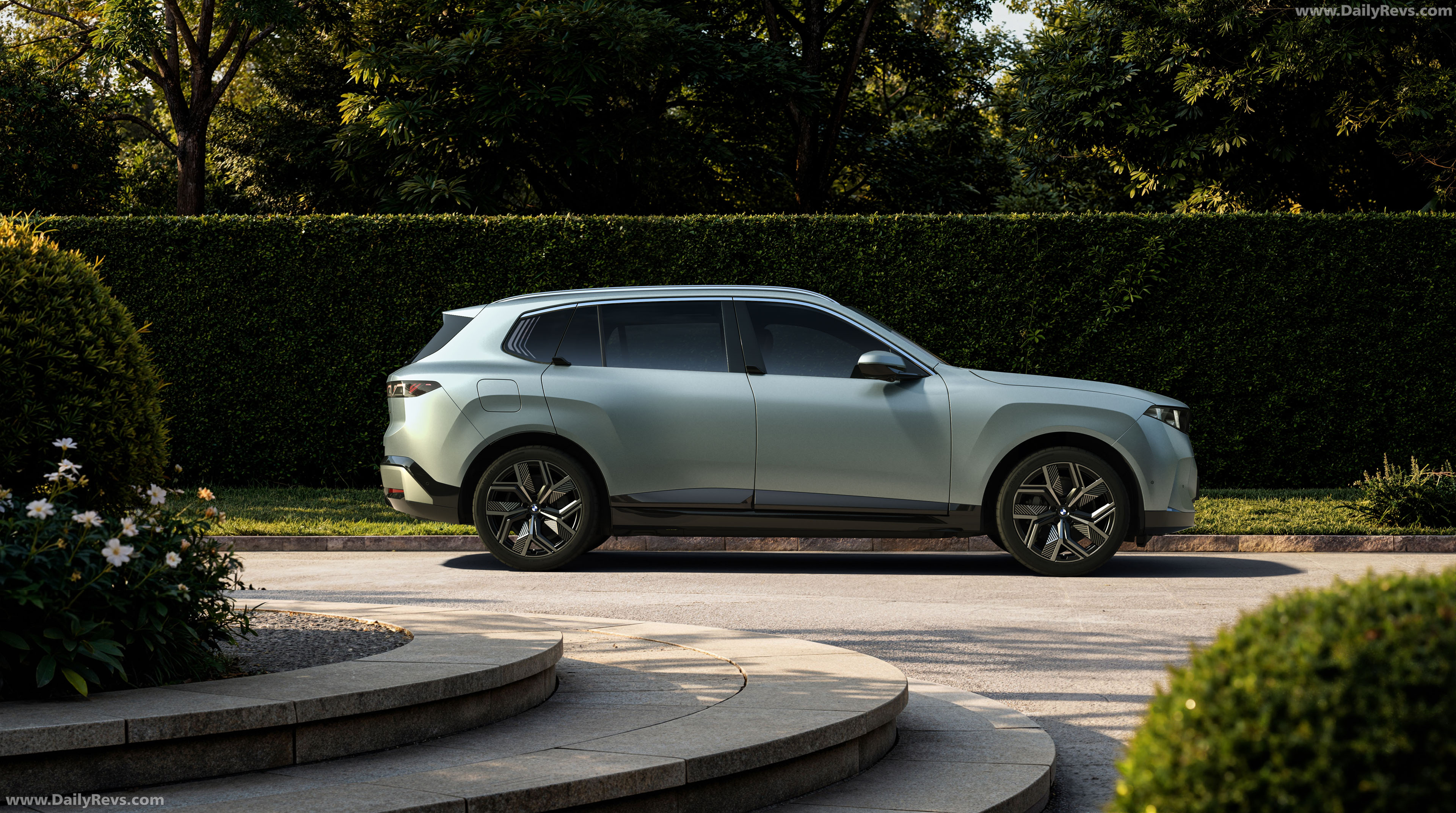 2027 BMW X5 Long Wheelbase G65 Side View