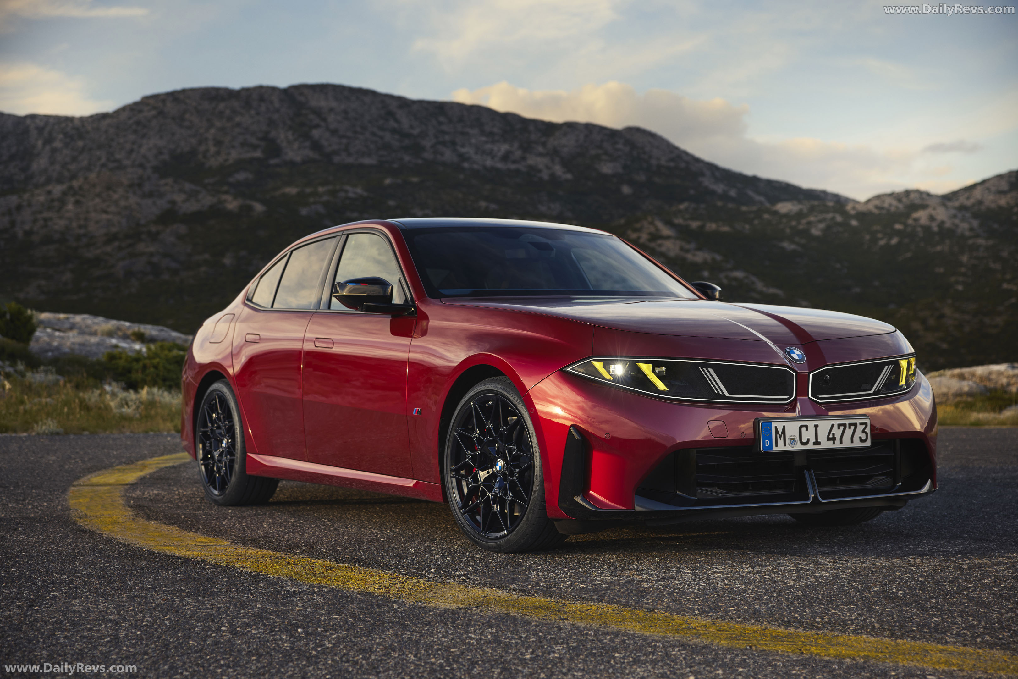 2027 BMW M350 xDrive G50 Front View