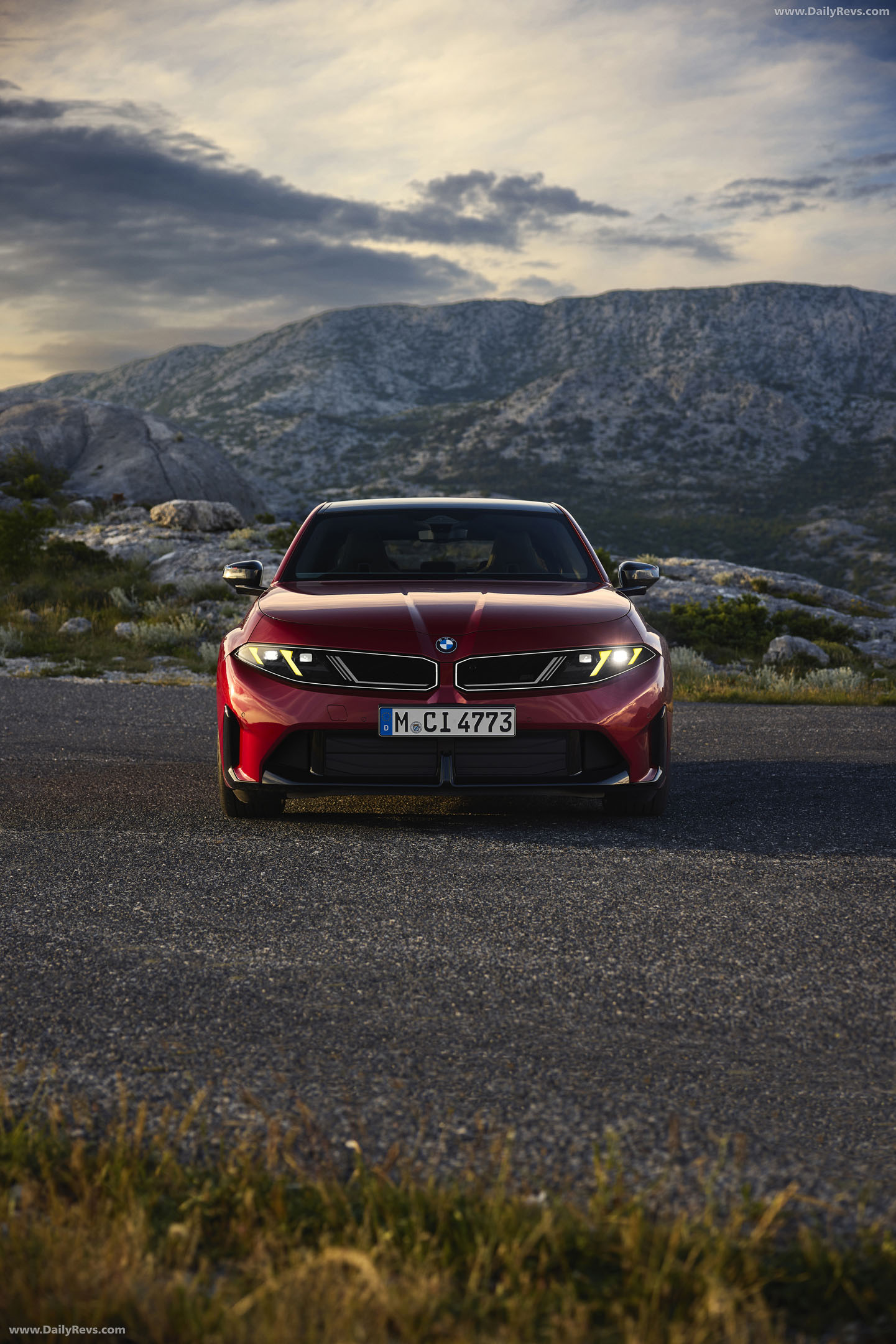 2027 BMW M350 xDrive G50 Front View