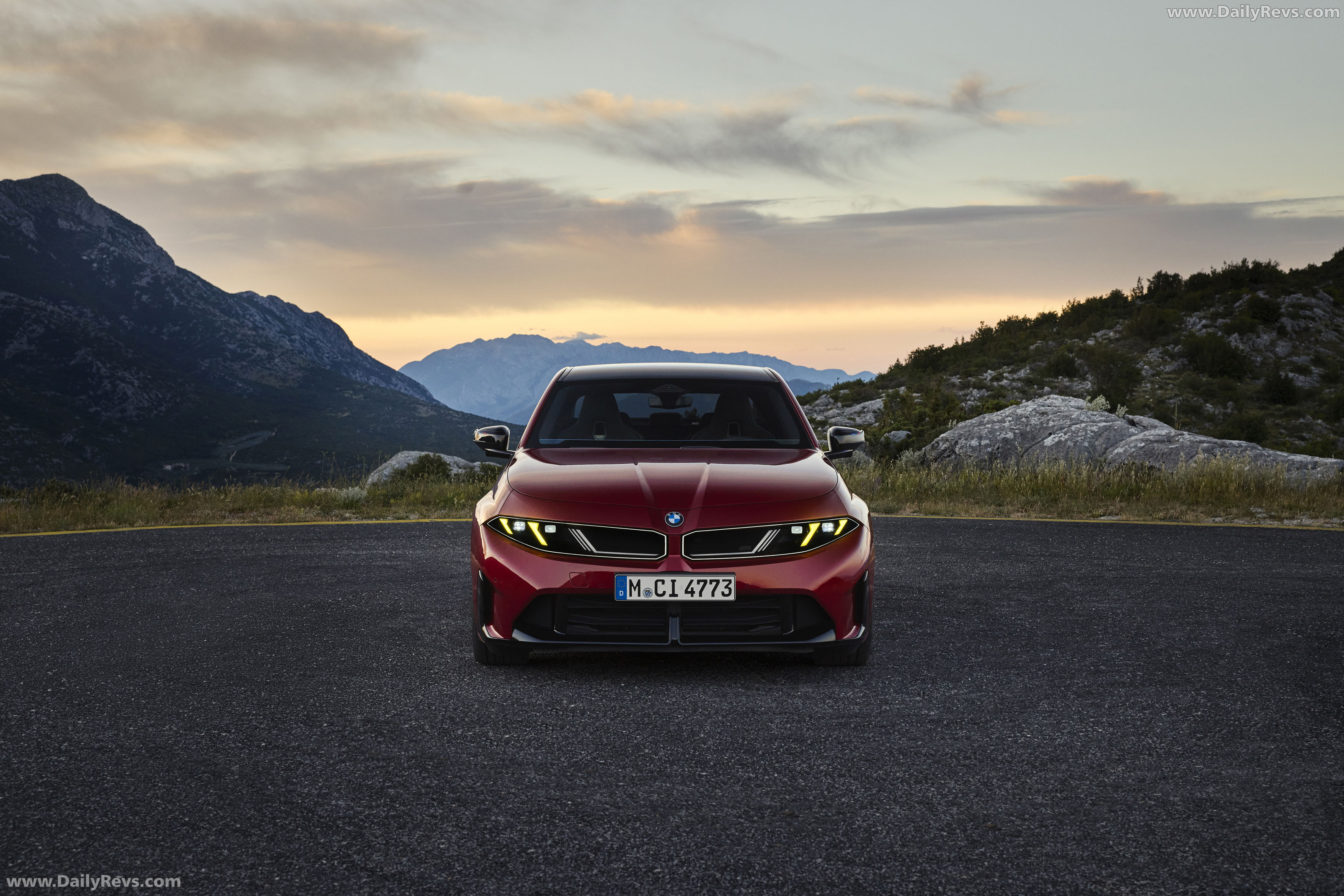 2027 BMW M350 xDrive G50 Front View