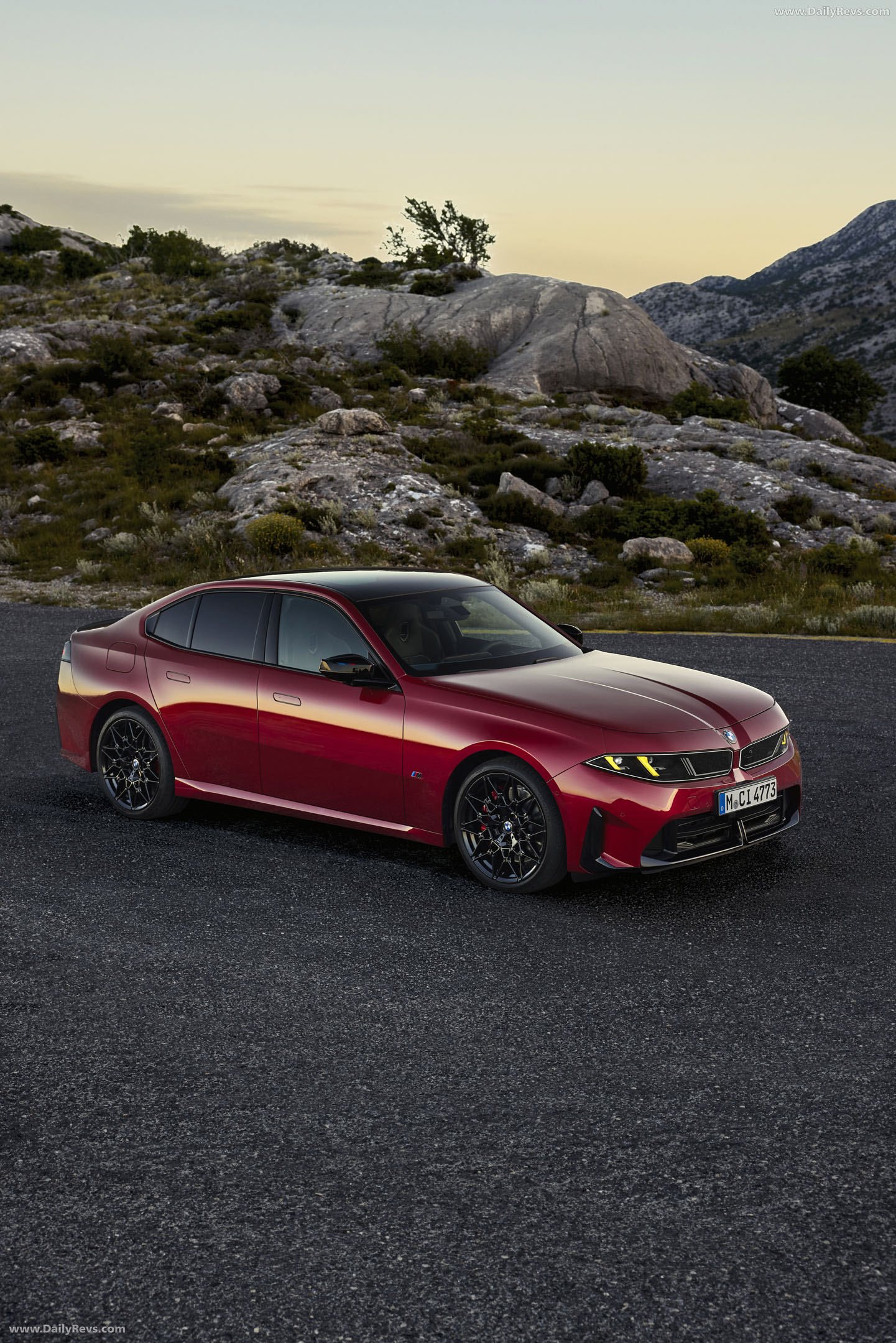 2027 BMW M350 xDrive G50 Front View
