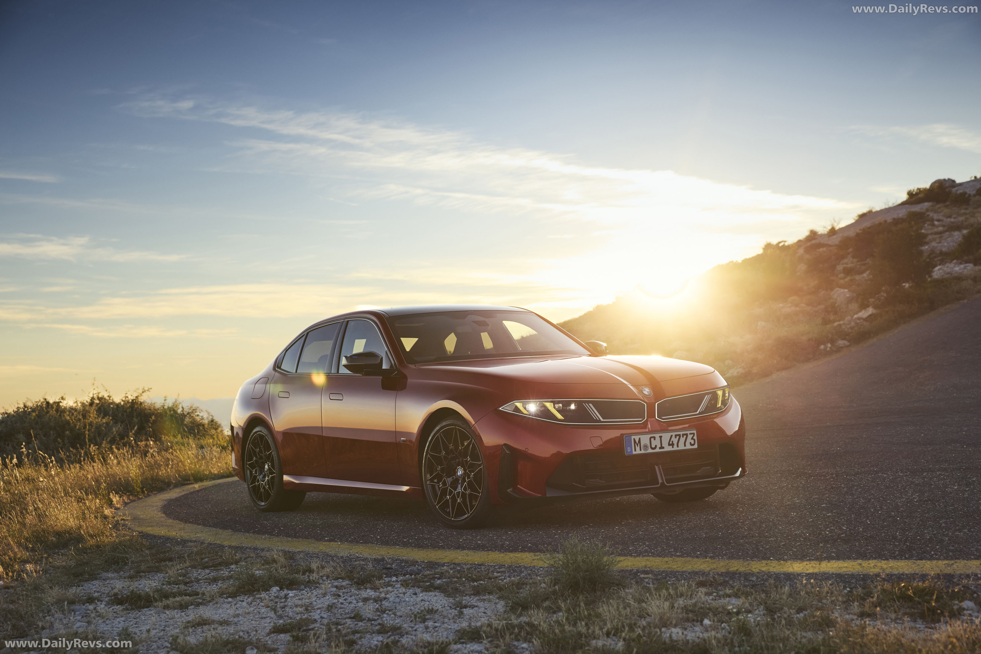 2027 BMW M350 xDrive G50 Front View
