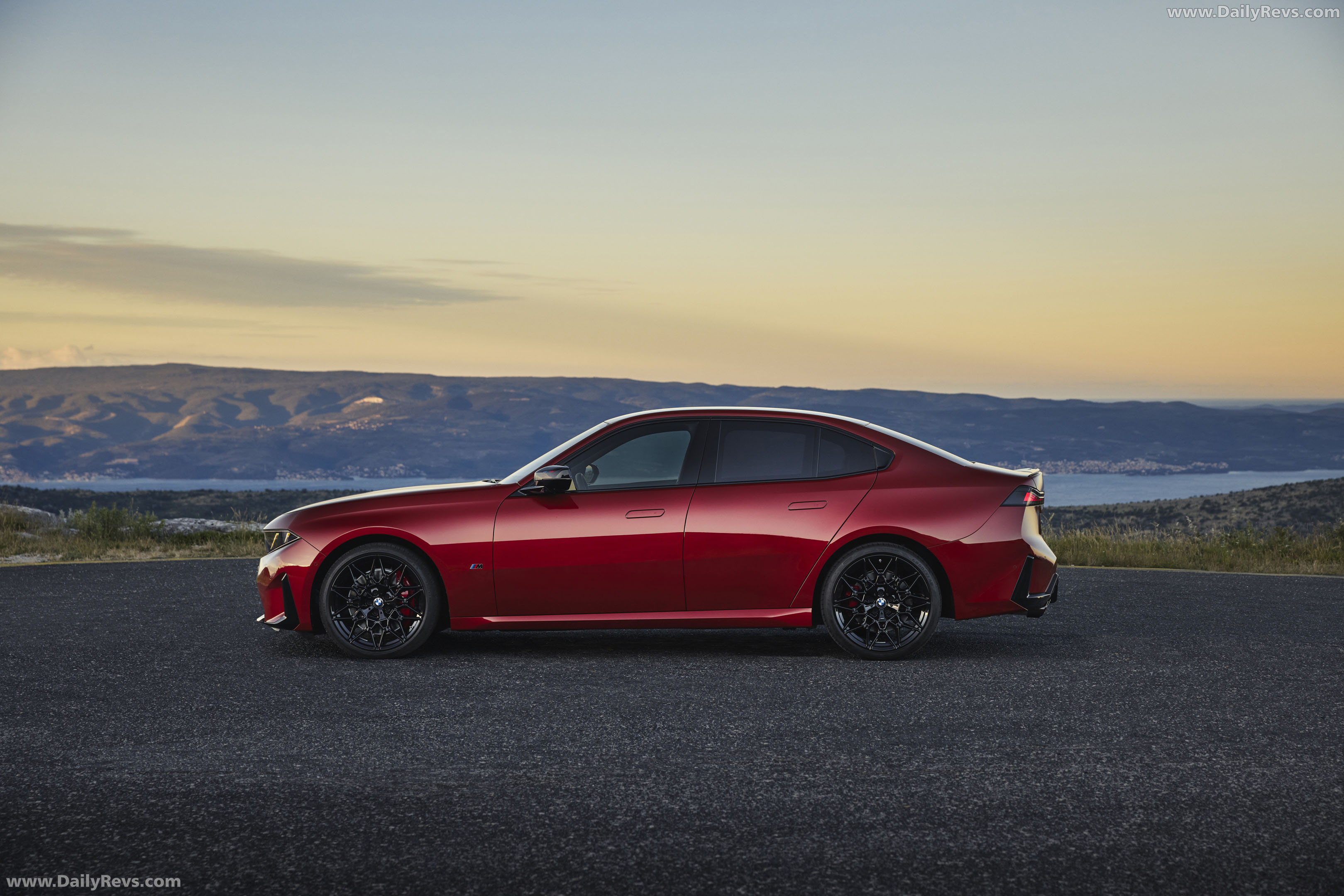 2027 BMW M350 xDrive G50 Side View