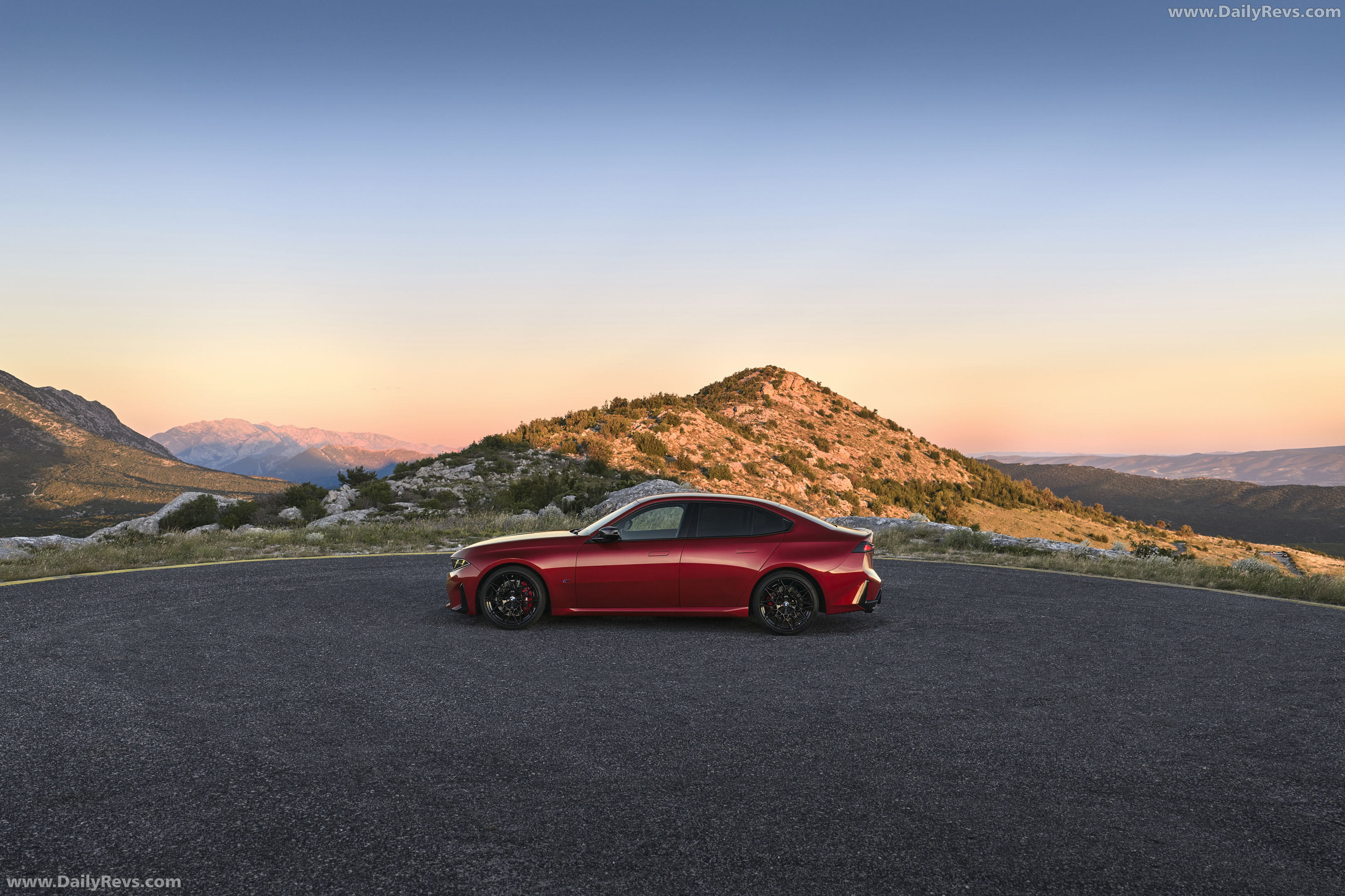 2027 BMW M350 xDrive G50 Side View
