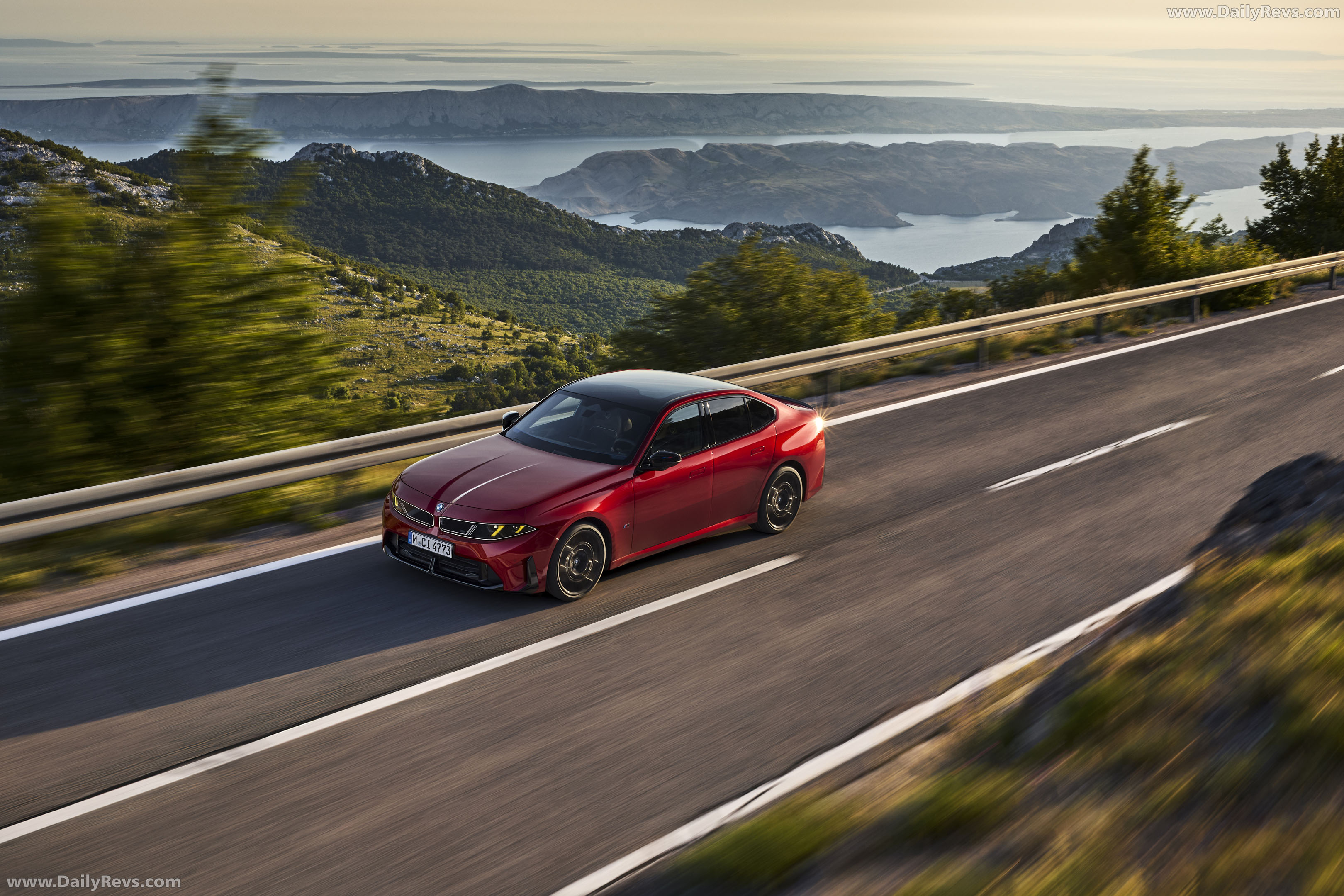 2027 BMW M350 xDrive G50 Top View