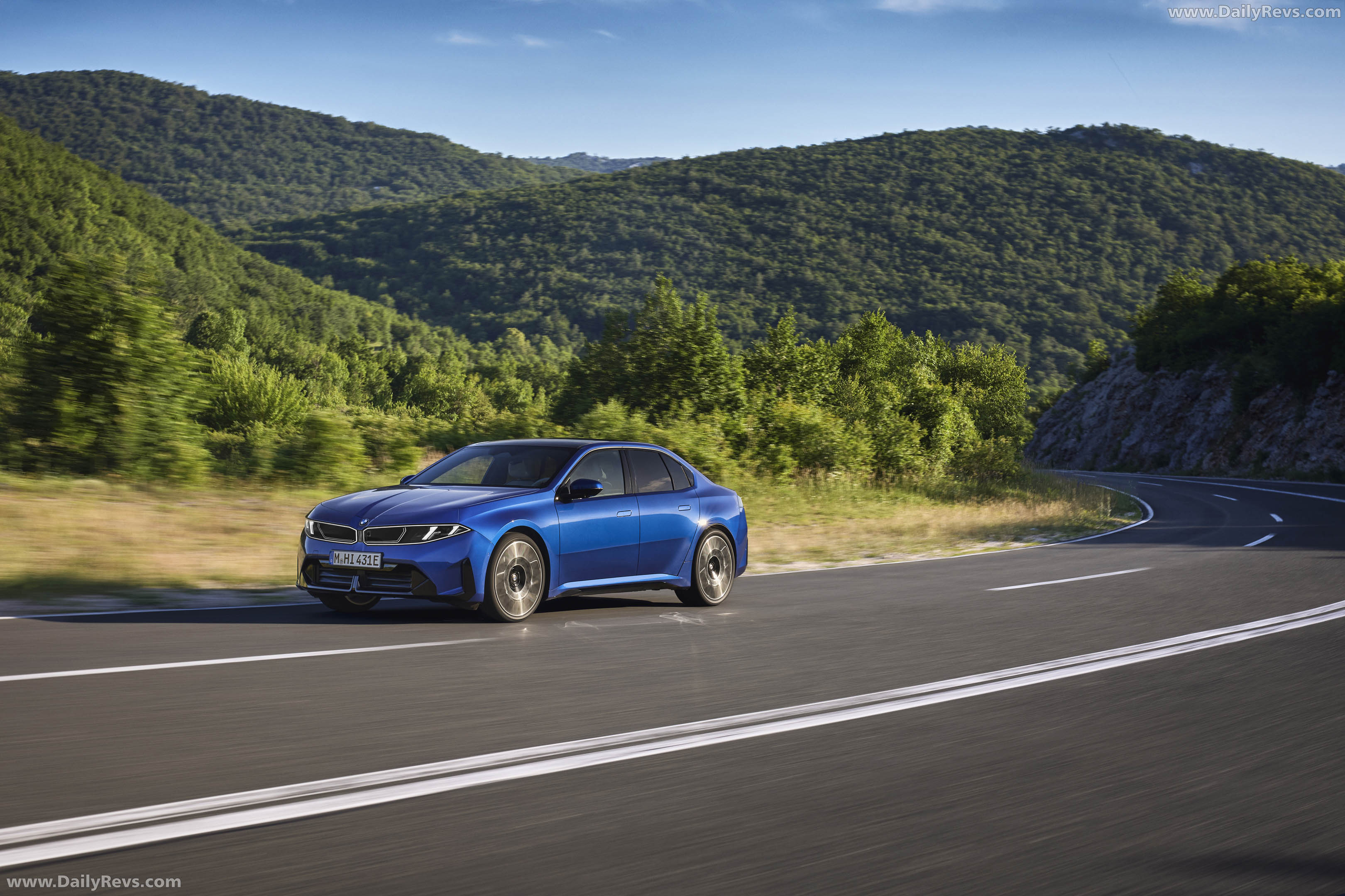 2027 BMW i3 50 xDrive NA0 M Le Castellet Blue Front View