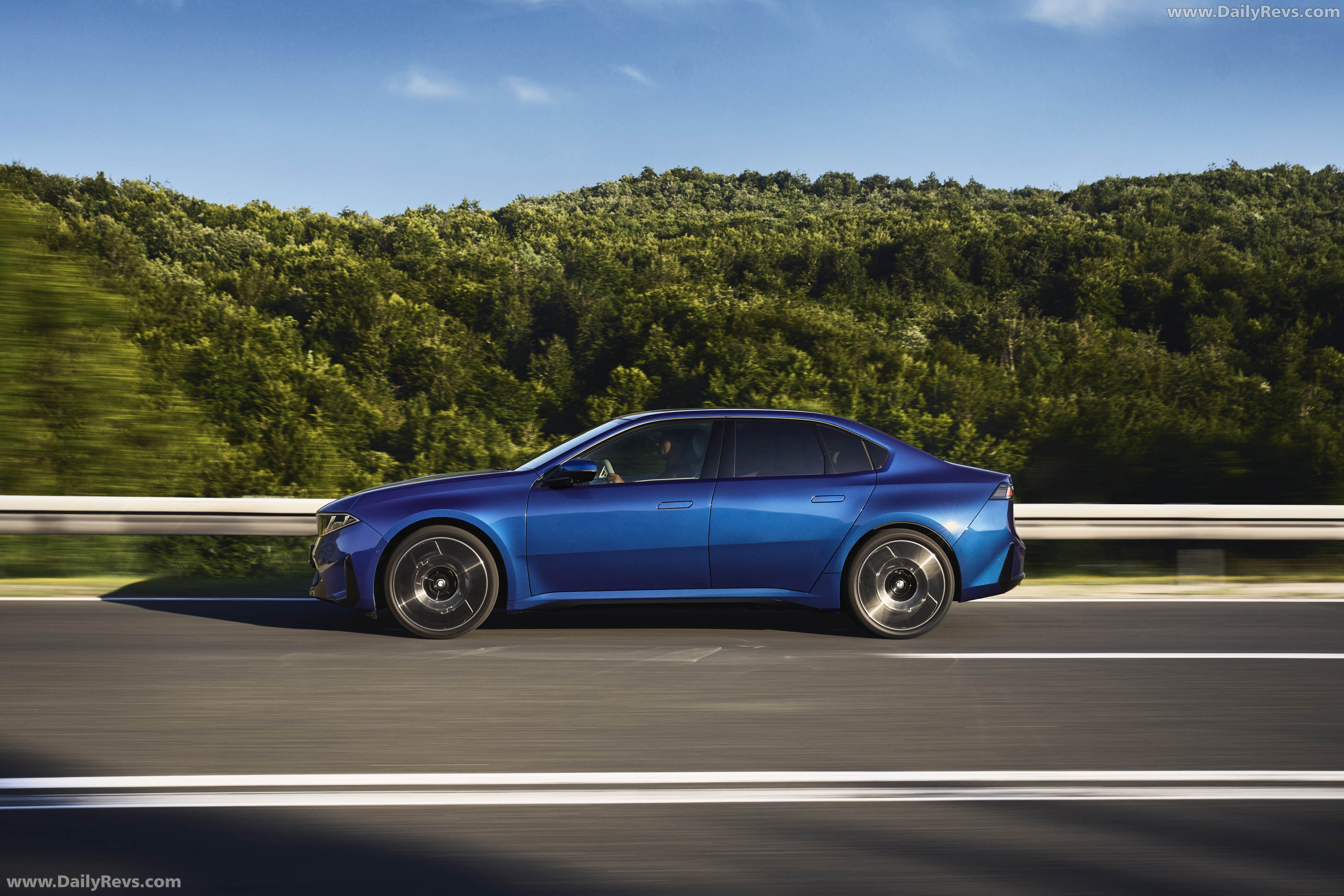 2027 BMW i3 50 xDrive NA0 M Le Castellet Blue Side View