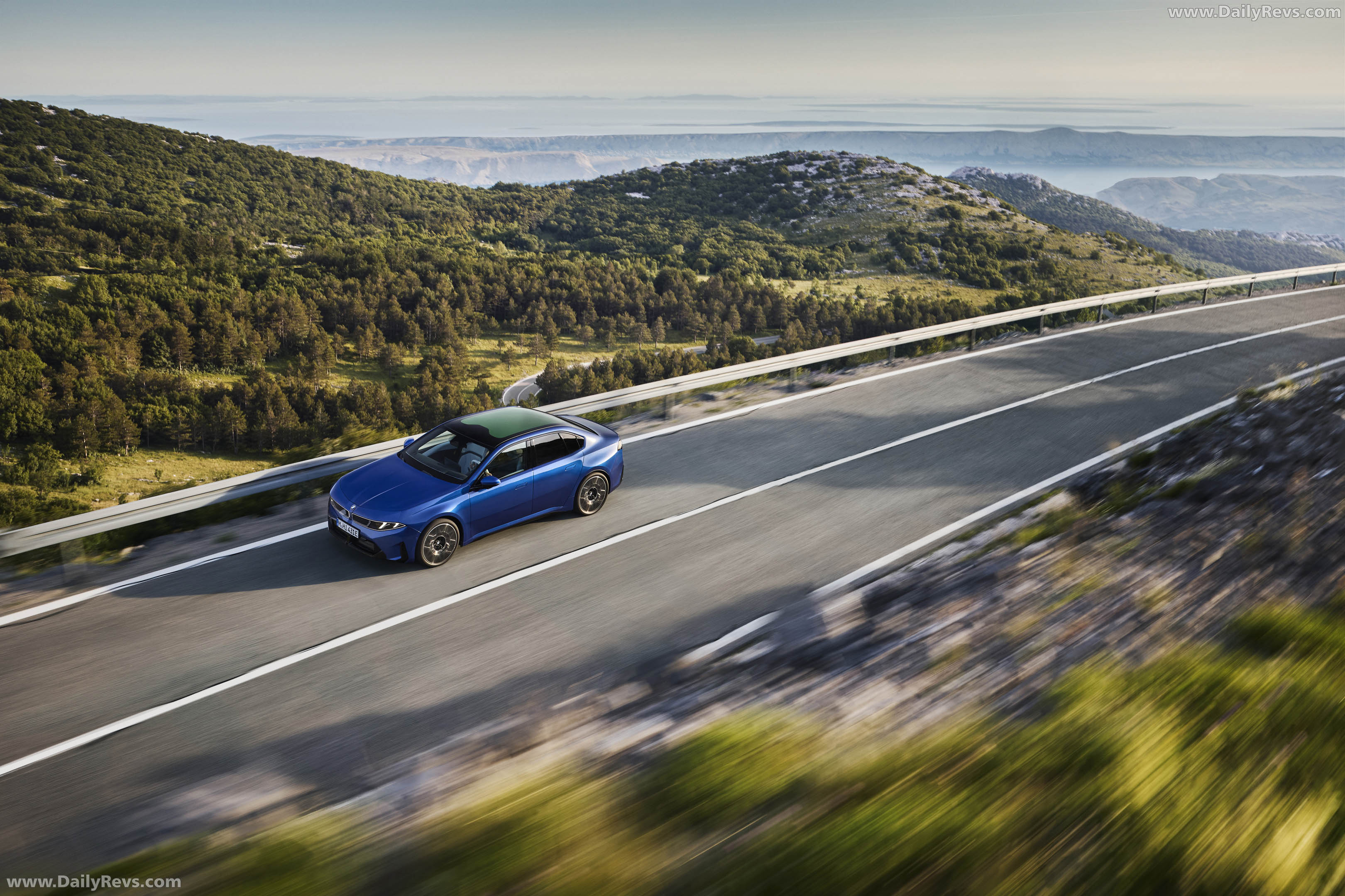2027 BMW i3 50 xDrive NA0 M Le Castellet Blue Top View