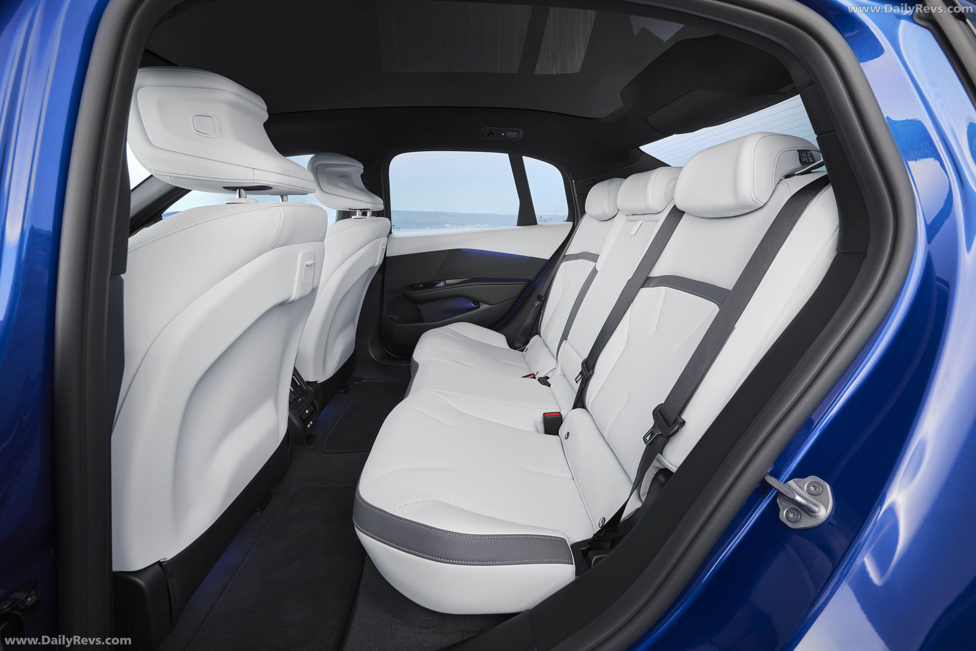 2027 BMW i3 50 xDrive NA0 M Le Castellet Blue Interior