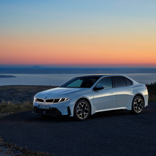 2027 BMW i3 50 xDrive NA0 Alpine White Front View