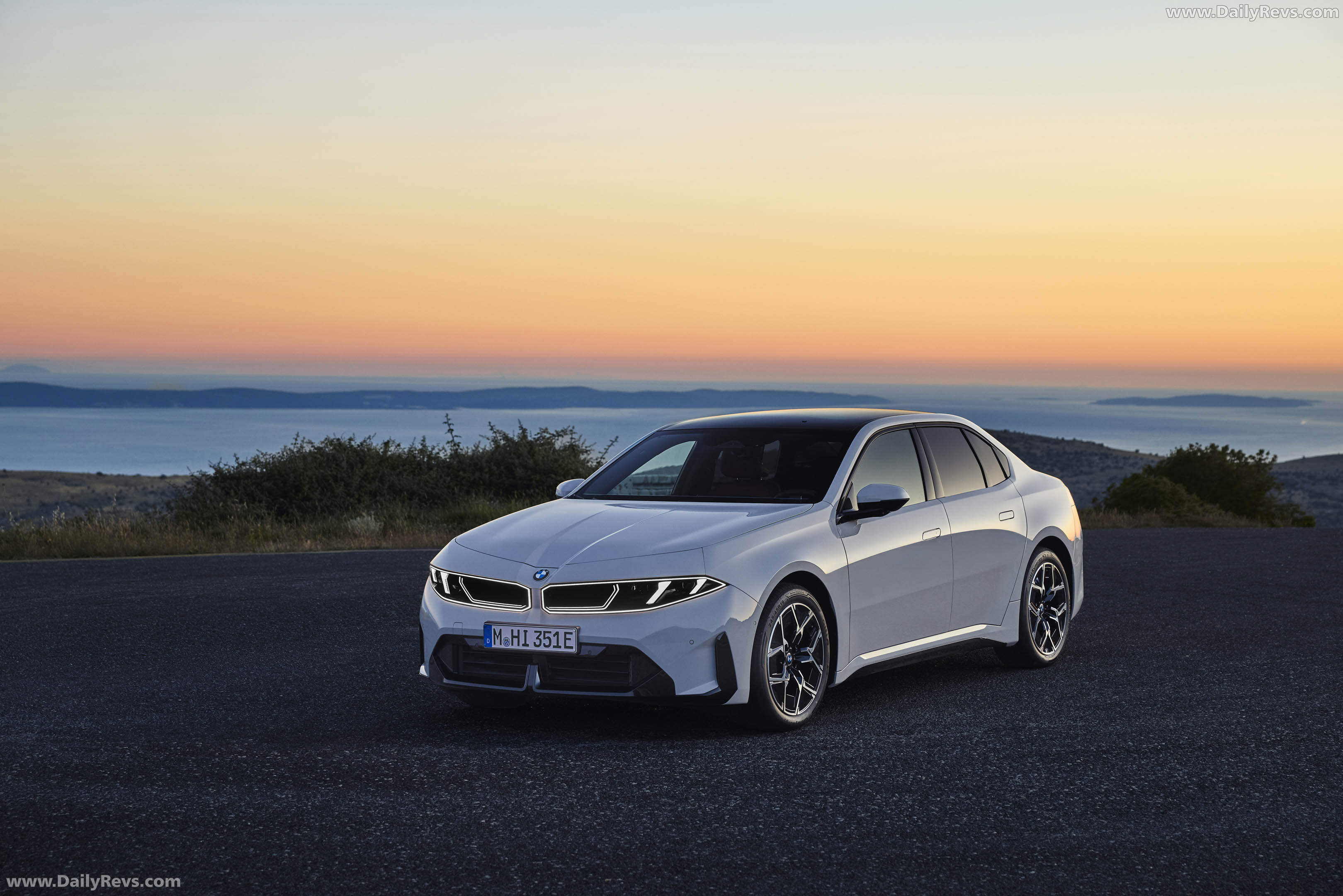 2027 BMW i3 50 xDrive NA0 Alpine White Front View