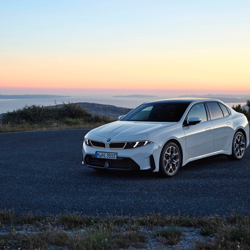 2027 BMW i3 50 xDrive NA0 Alpine White Front View