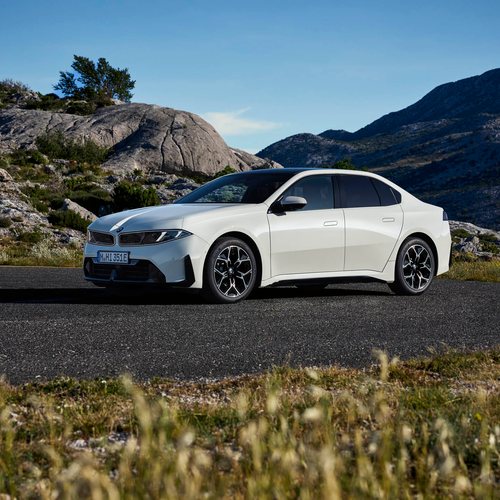 2027 BMW i3 50 xDrive NA0 Alpine White Front View