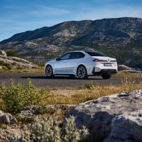 2027 BMW i3 50 xDrive NA0 Alpine White Rear View