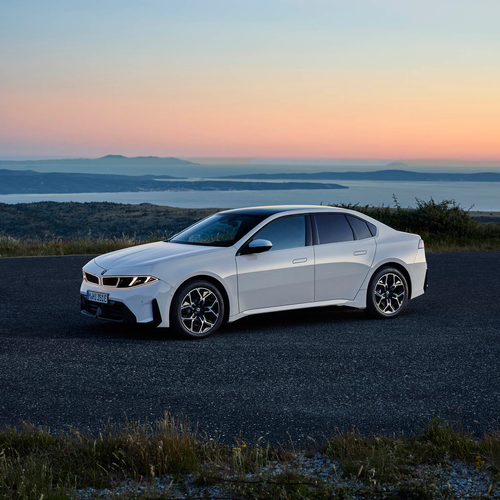 2027 BMW i3 50 xDrive NA0 Alpine White Side View