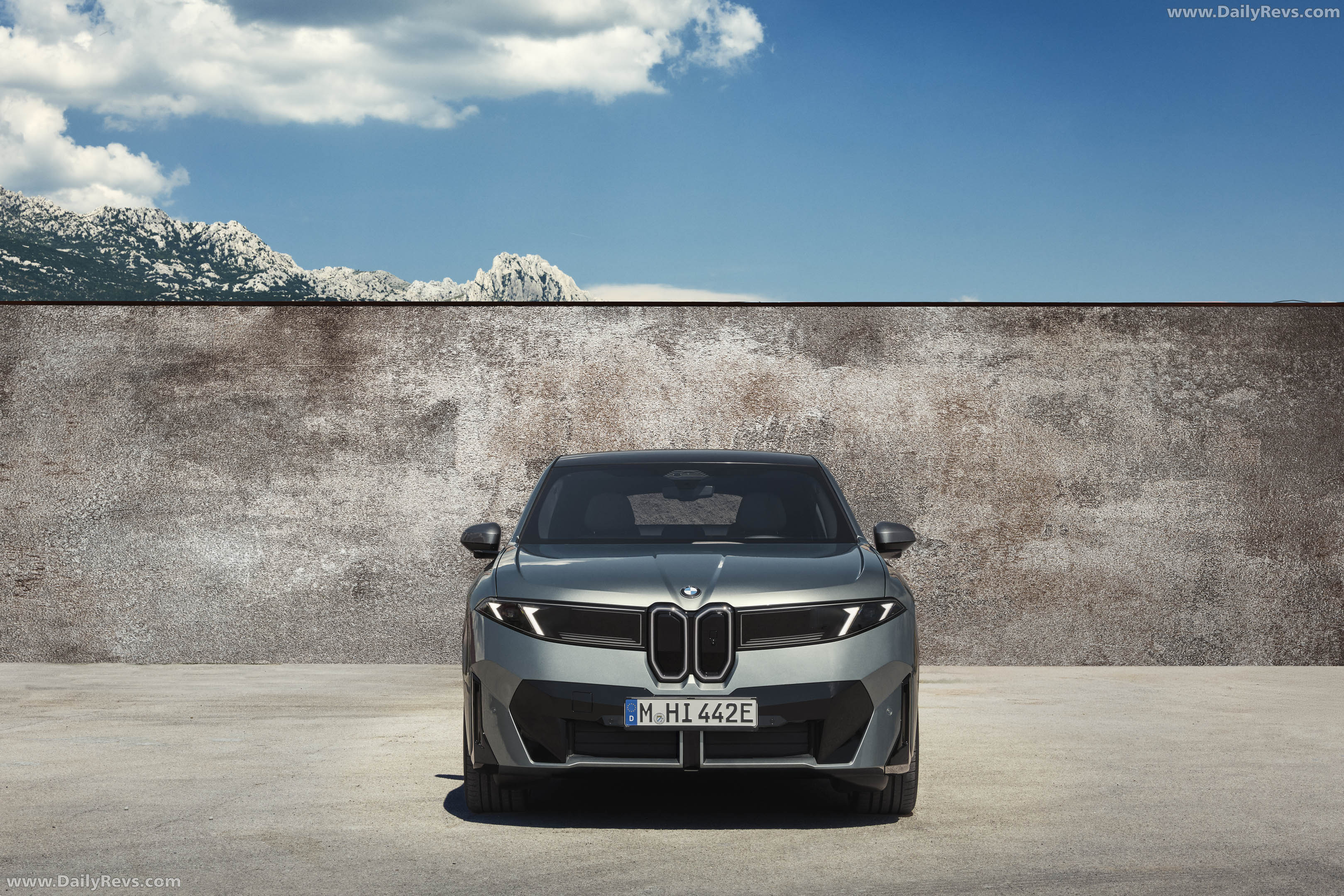 2027 BMW iX4 NA7 Front View
