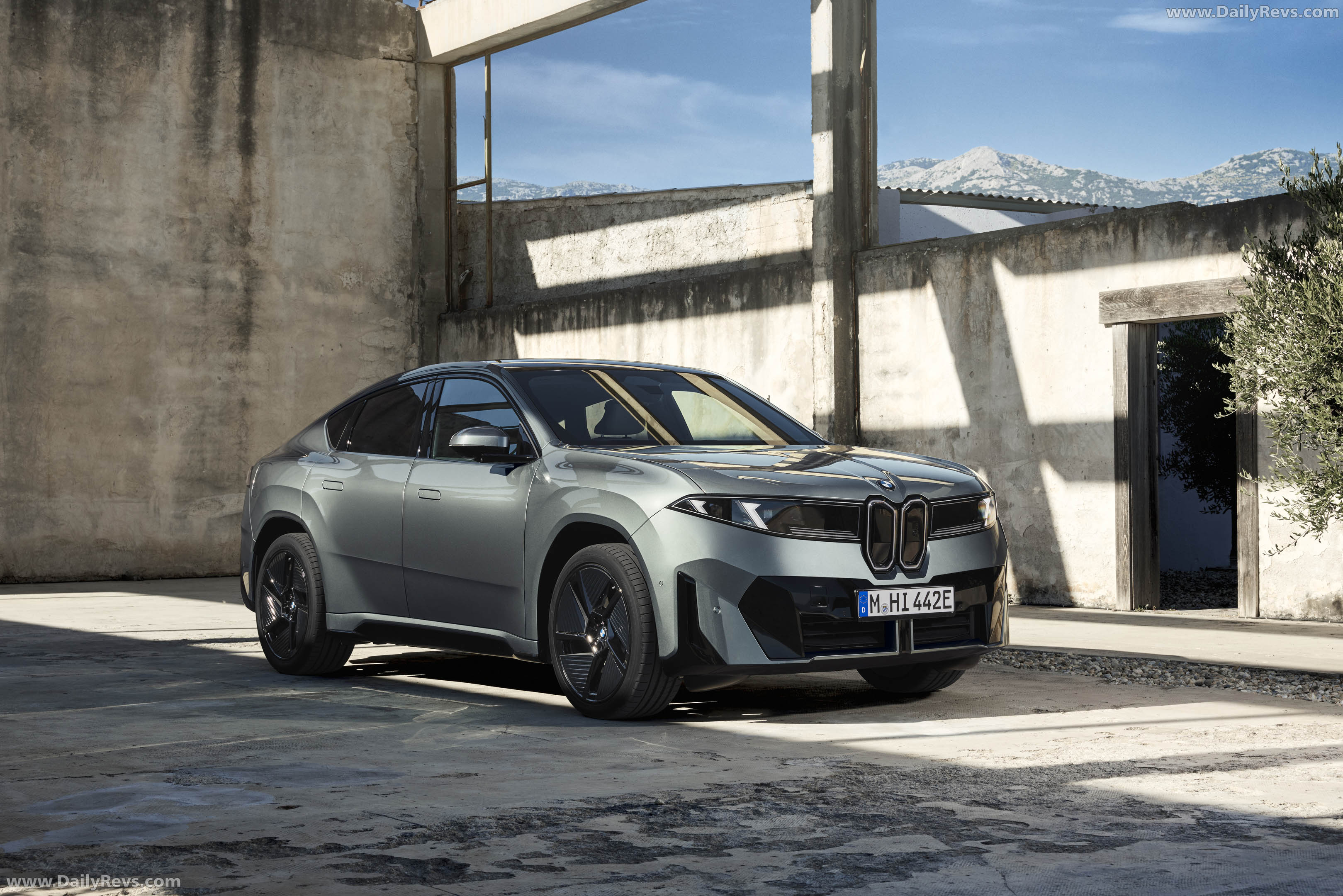 2027 BMW iX4 NA7 Front View