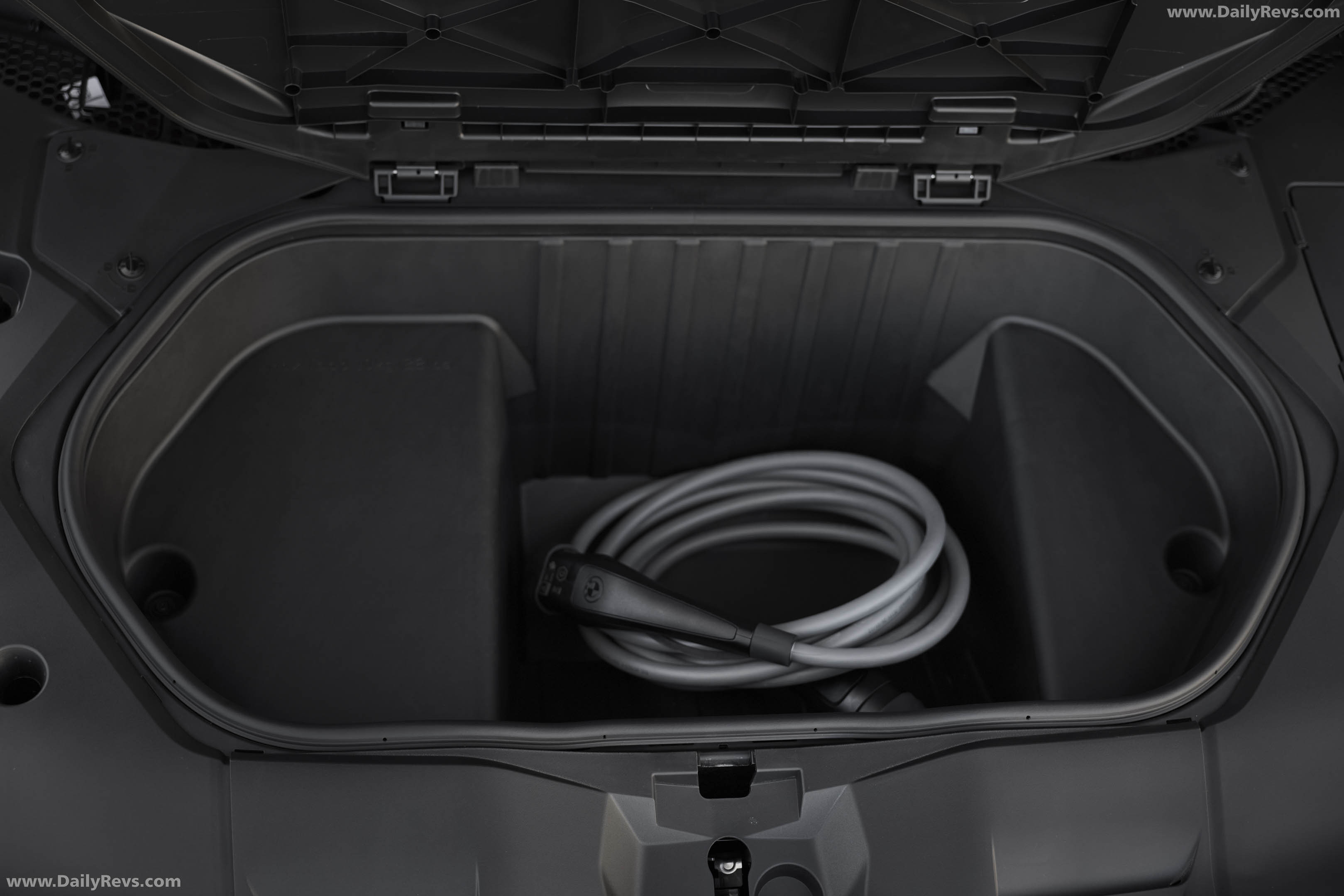 2027 BMW iX4 NA7 Interior