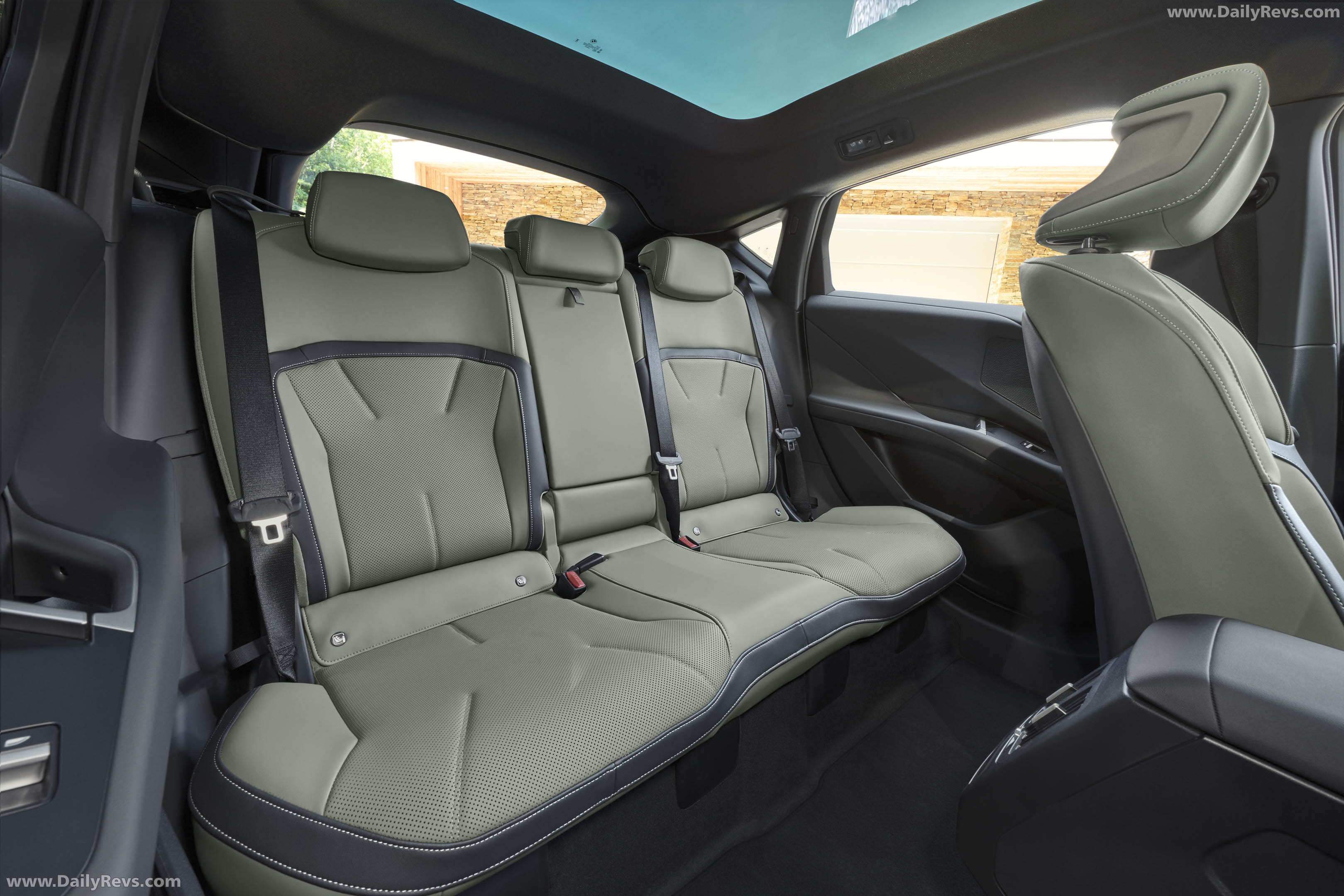 2027 BMW iX4 NA7 Interior