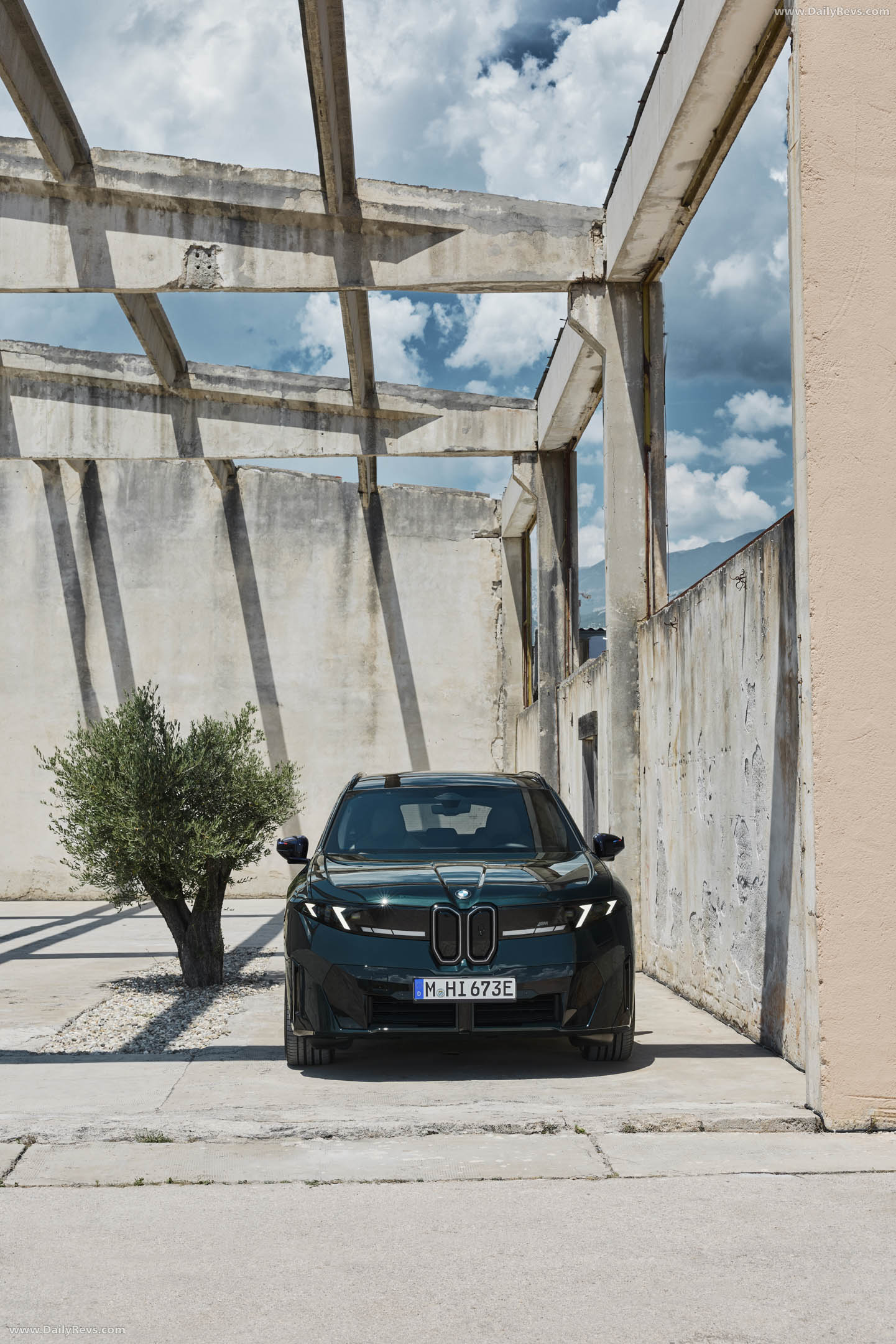 2027 BMW iX3 M60 xDrive NA5 Front View
