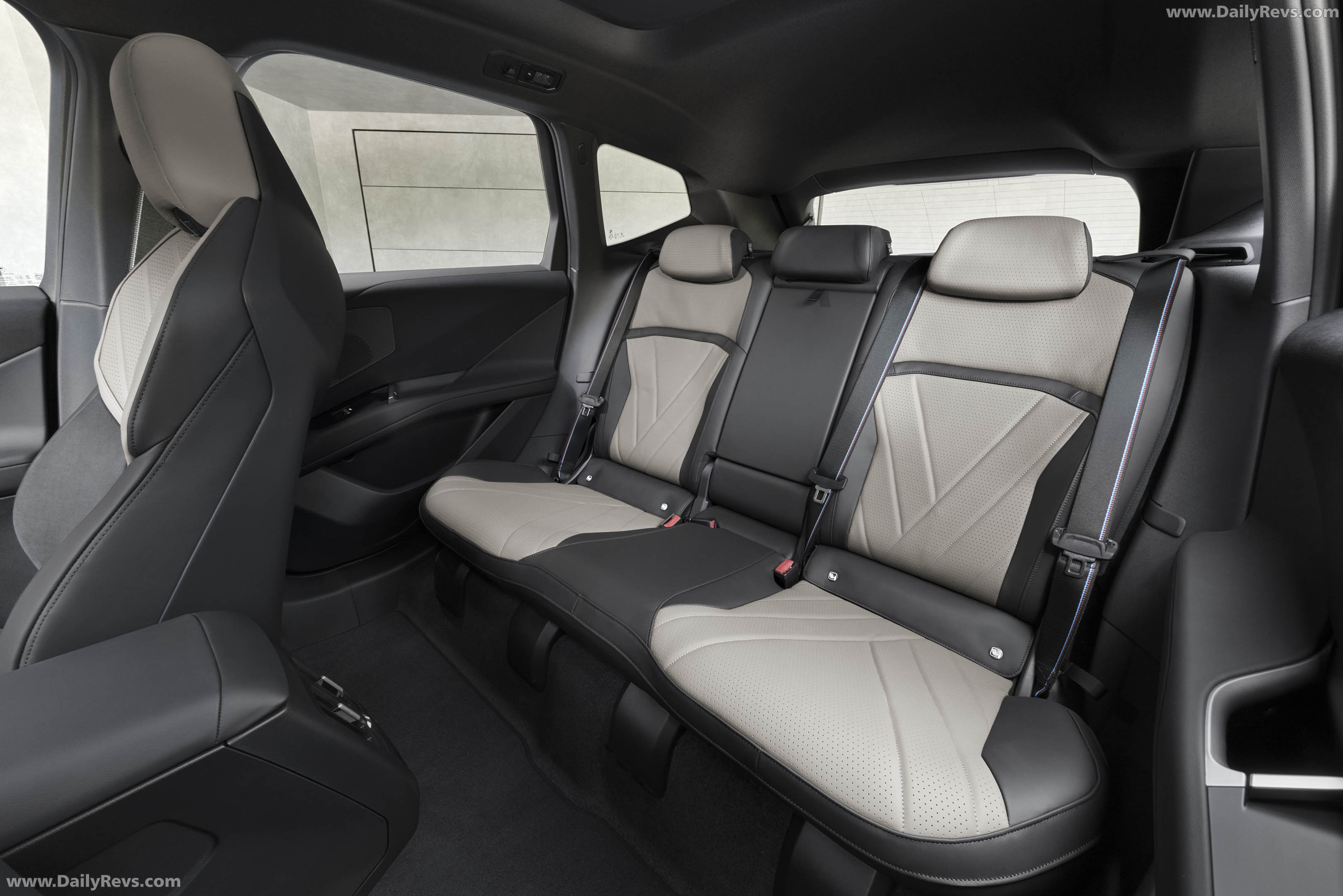 2027 BMW iX3 M60 xDrive NA5 Interior
