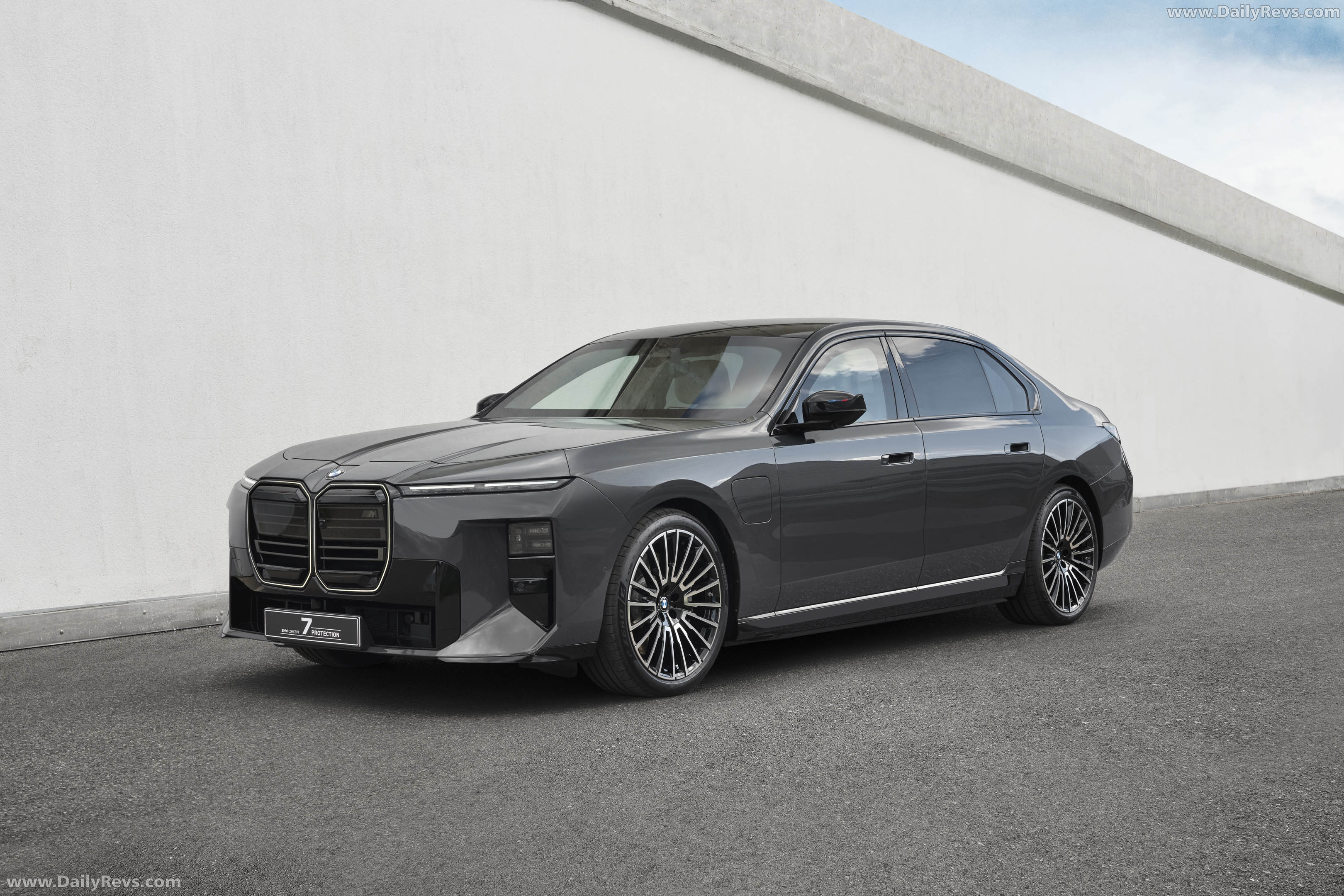 2026 BMW Concept 7 Protection Front View