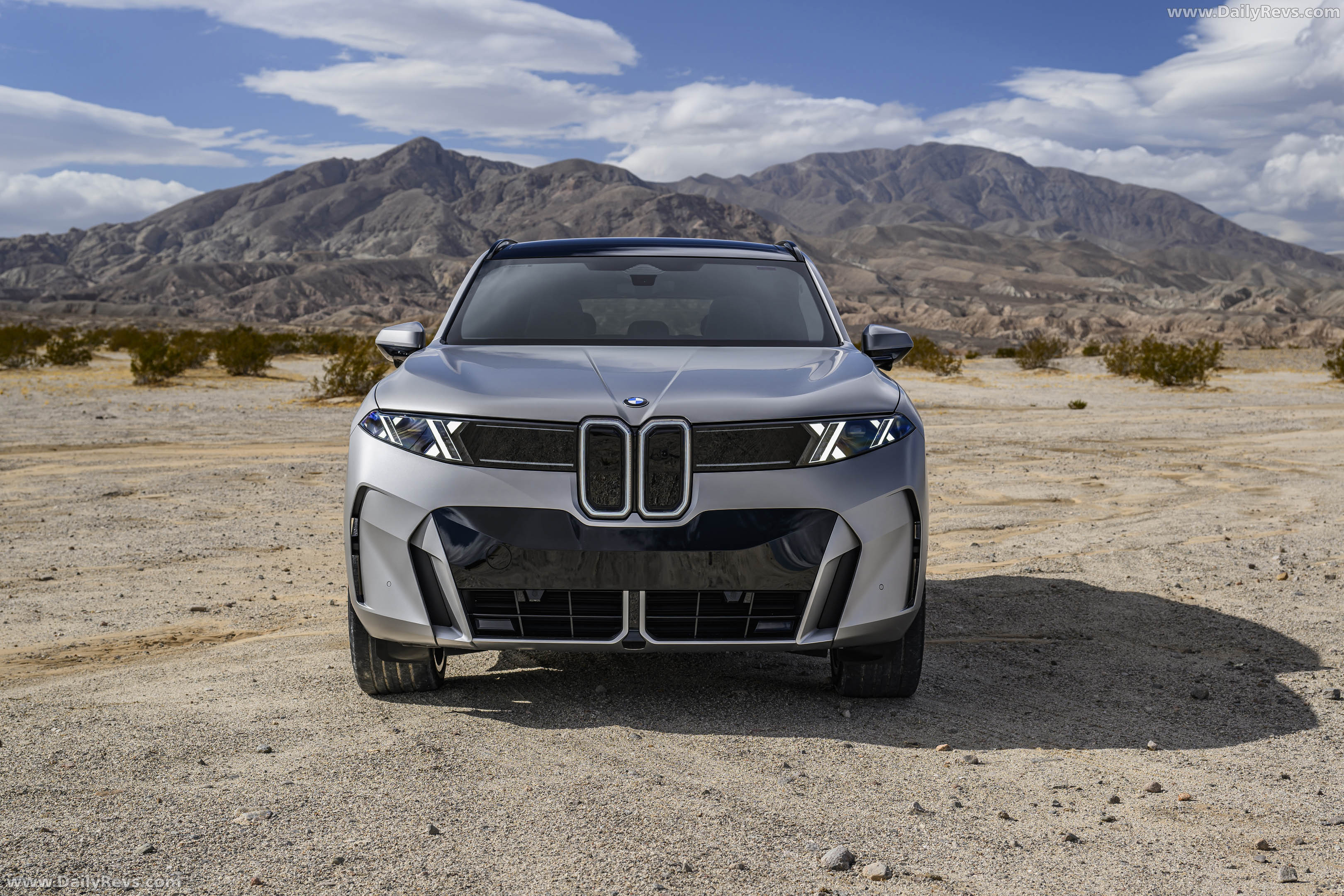 2027 BMW iX5 60 xDrive M Sport Package G65 Front View