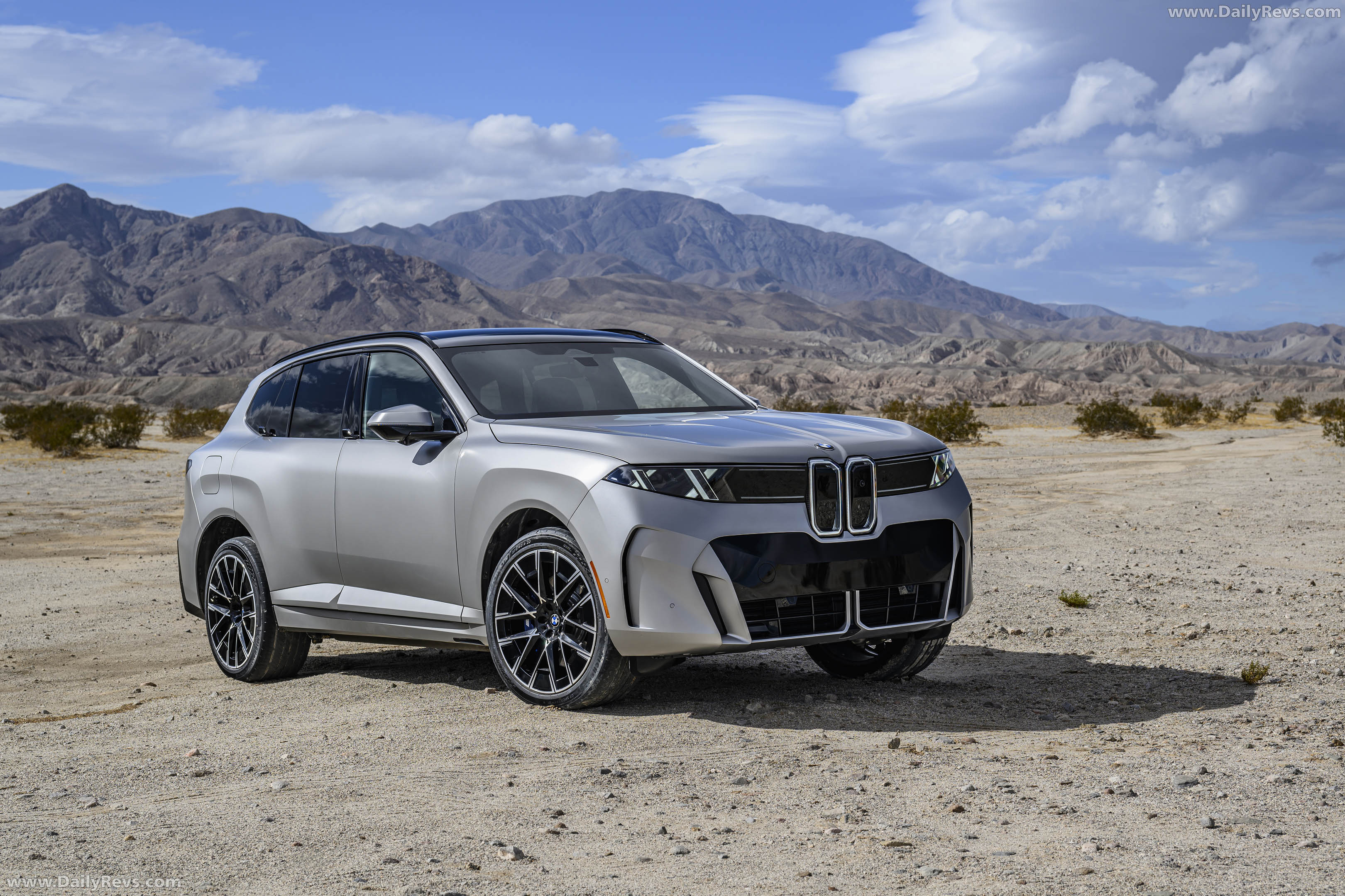 2027 BMW iX5 60 xDrive M Sport Package G65 Front View