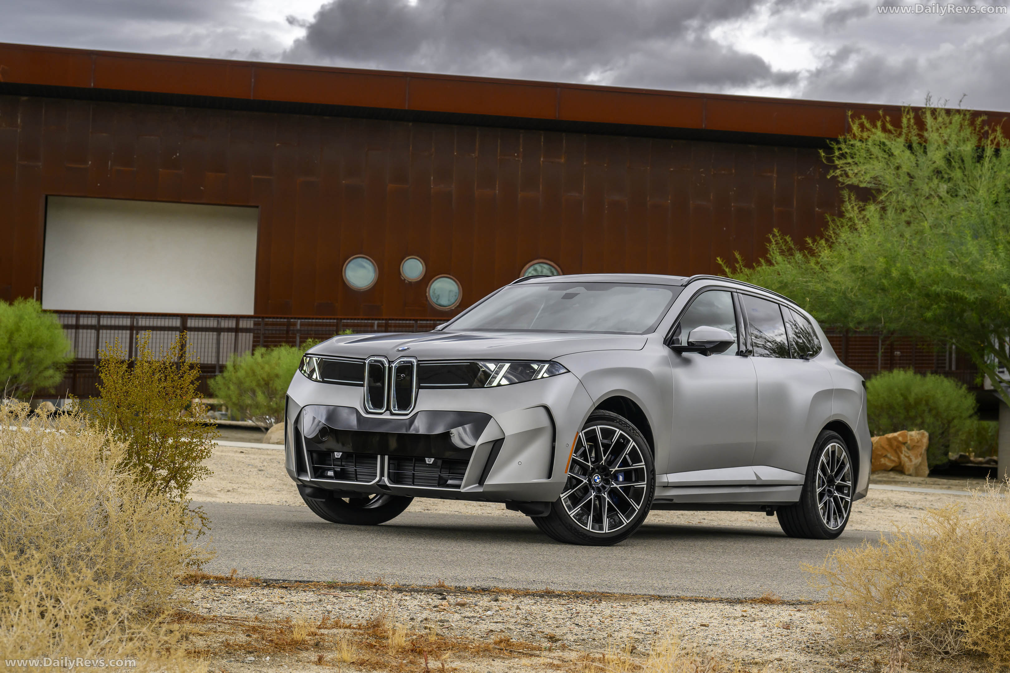 2027 BMW iX5 60 xDrive M Sport Package G65 Front View