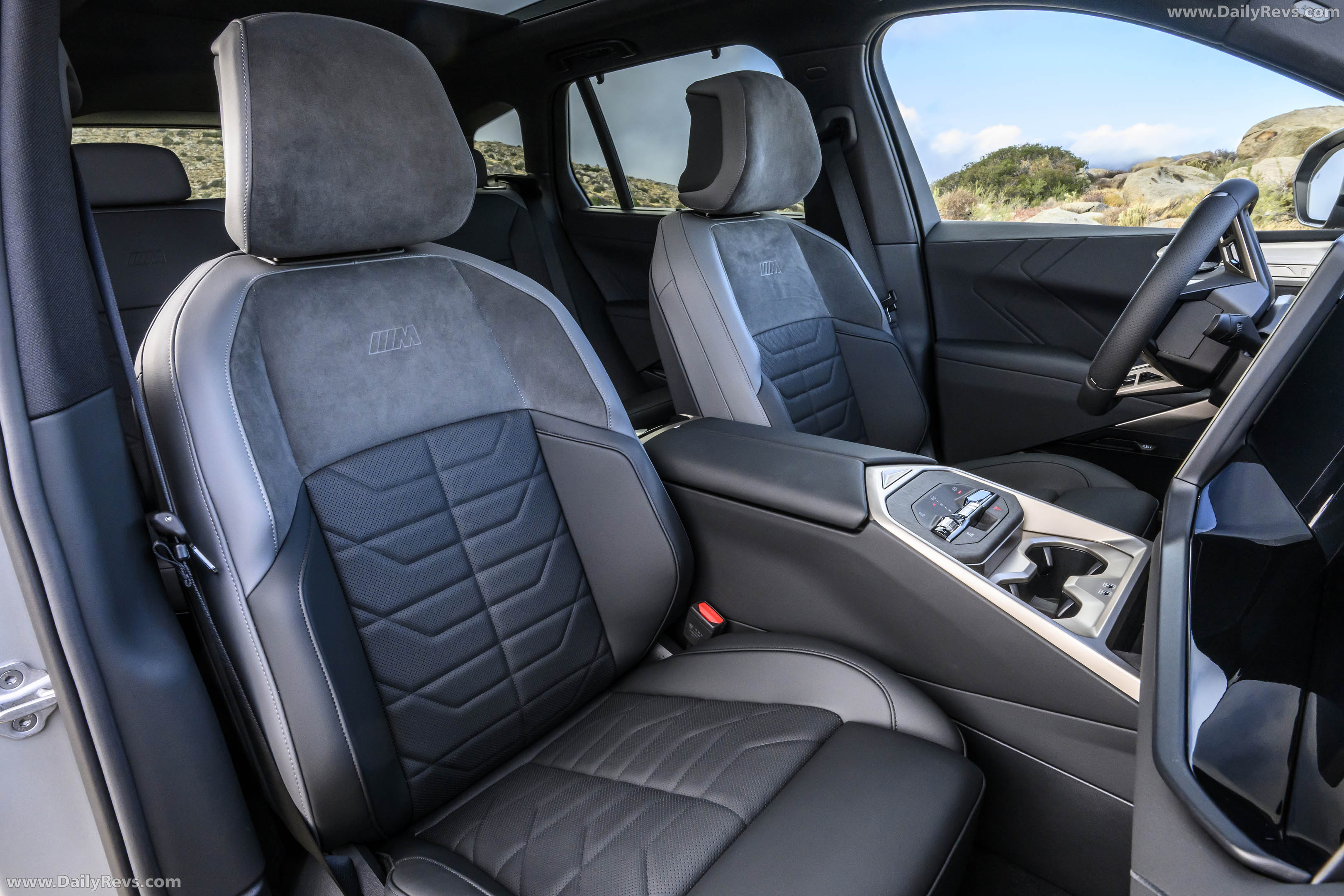 2027 BMW iX5 60 xDrive M Sport Package G65 Interior