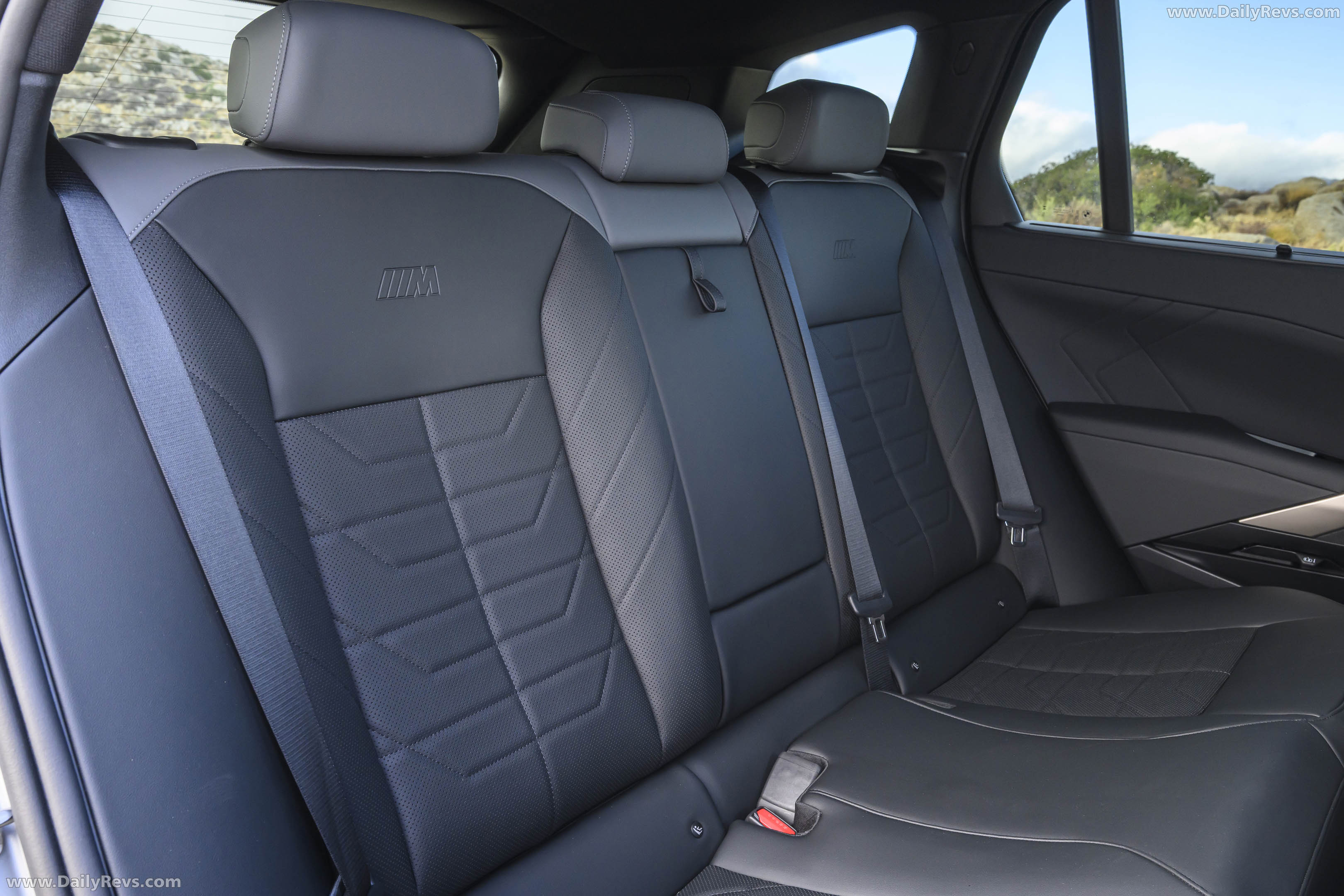 2027 BMW iX5 60 xDrive M Sport Package G65 Interior