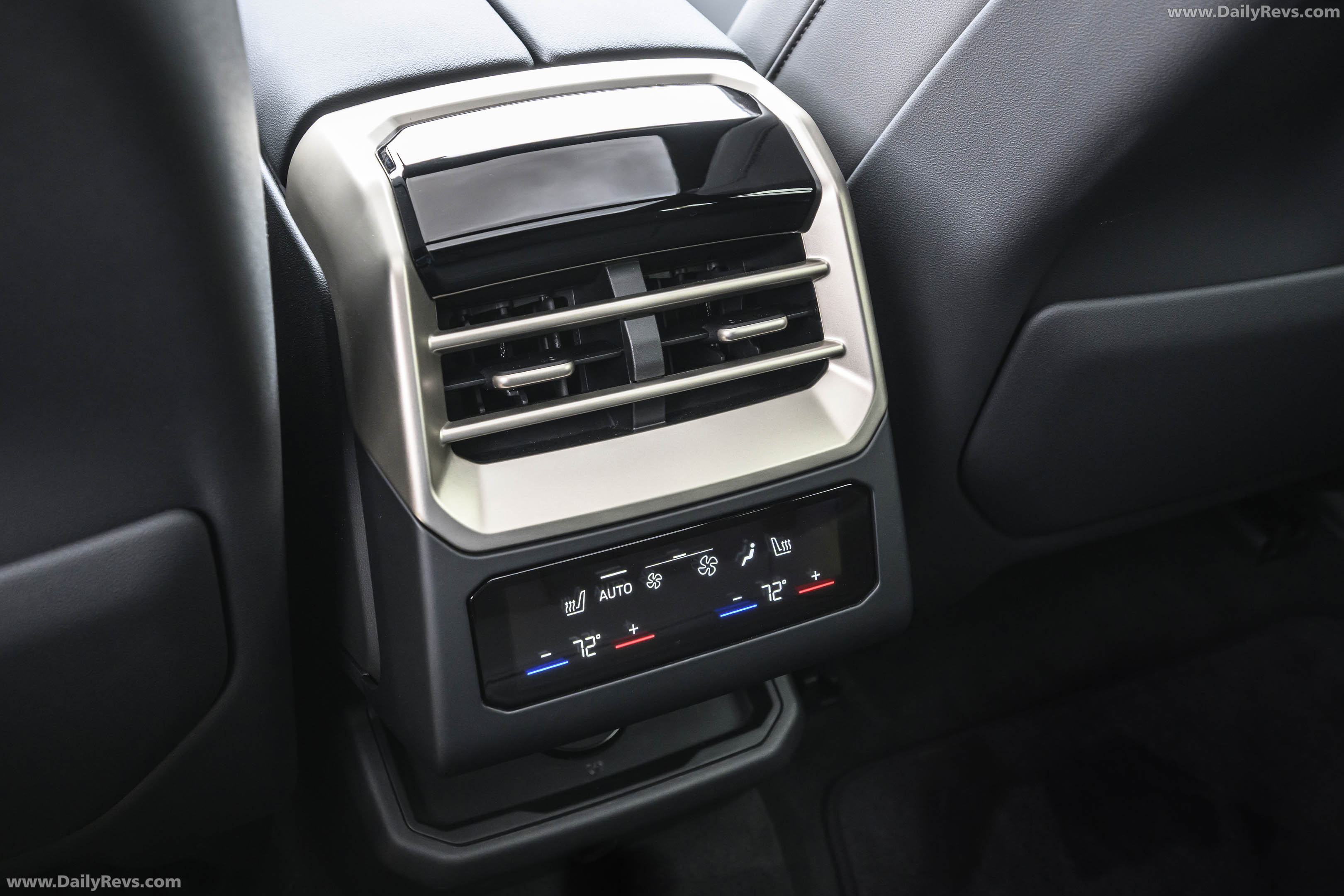 2027 BMW iX5 60 xDrive M Sport Package G65 Interior