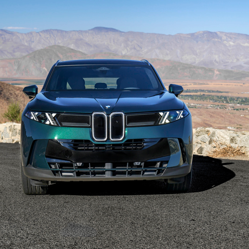2027 BMW X5 40 xDrive G65 Vancouver Green Front View