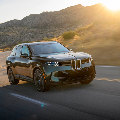 2027 BMW X5 40 xDrive G65 Vancouver Green Front View