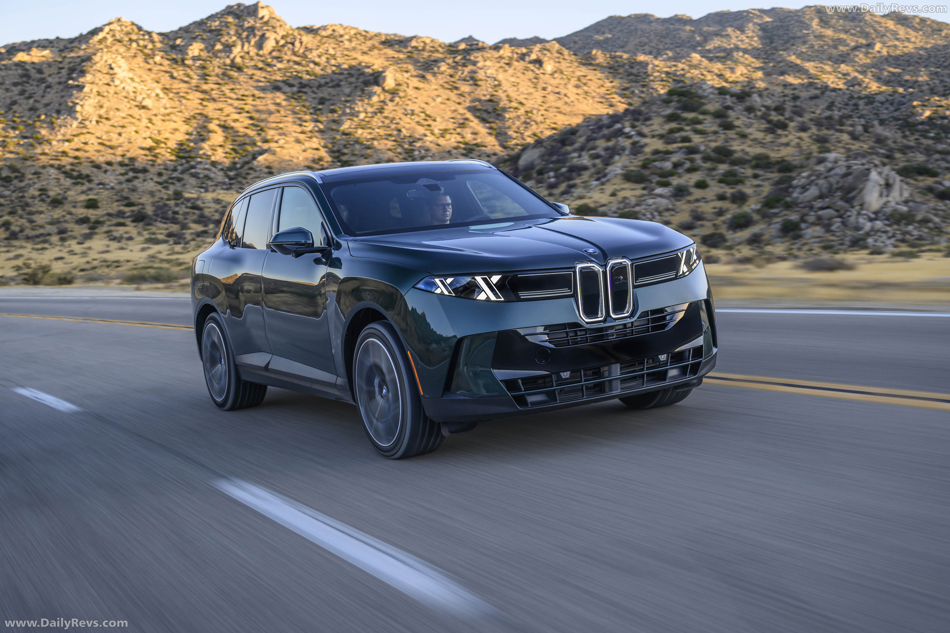 2027 BMW X5 40 xDrive G65 Vancouver Green Front View